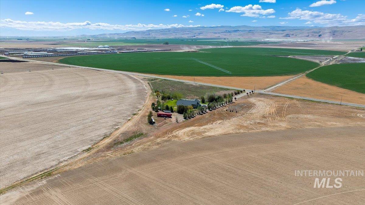 4150 E 3200 S, Hansen, Idaho 83334, 4 Bedrooms, 3 Bathrooms, Residential For Sale, Price $750,000,MLS 98986851