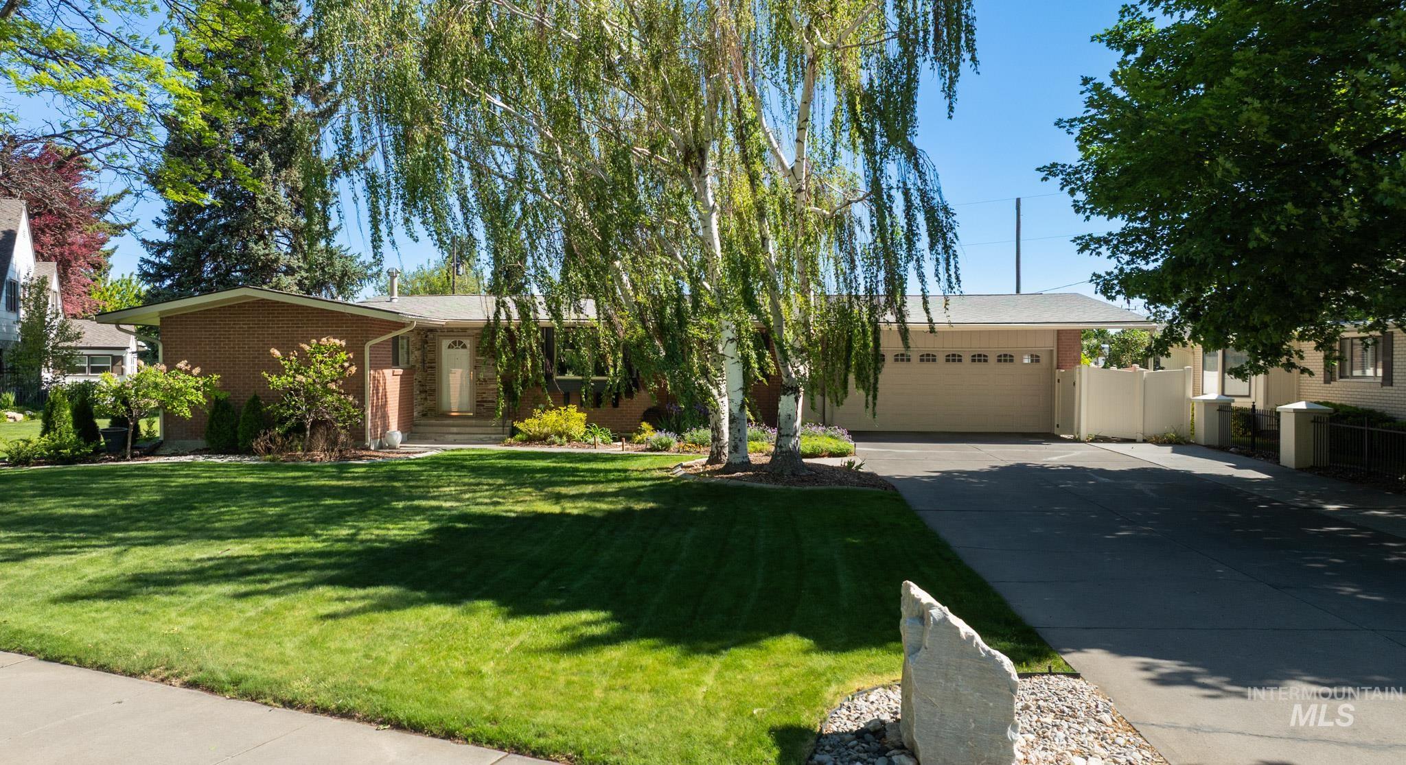 2137 Hillcrest Drive, Twin Falls, Idaho 83301, 5 Bedrooms, 3 Bathrooms, Residential For Sale, Price $575,000, 98986853