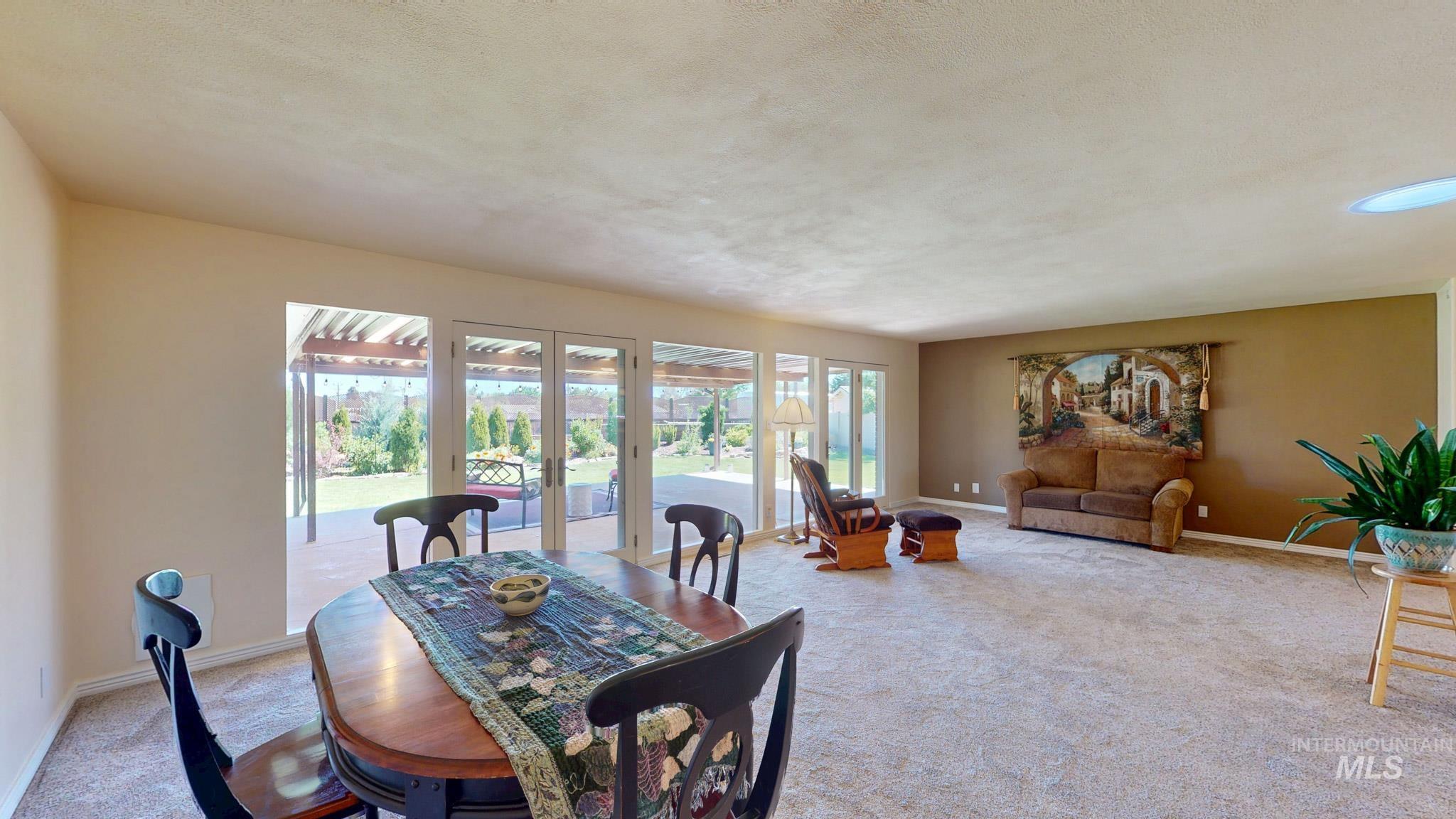 2137 Hillcrest Drive, Twin Falls, Idaho 83301, 5 Bedrooms, 3 Bathrooms, Residential For Sale, Price $575,000,MLS 98986853