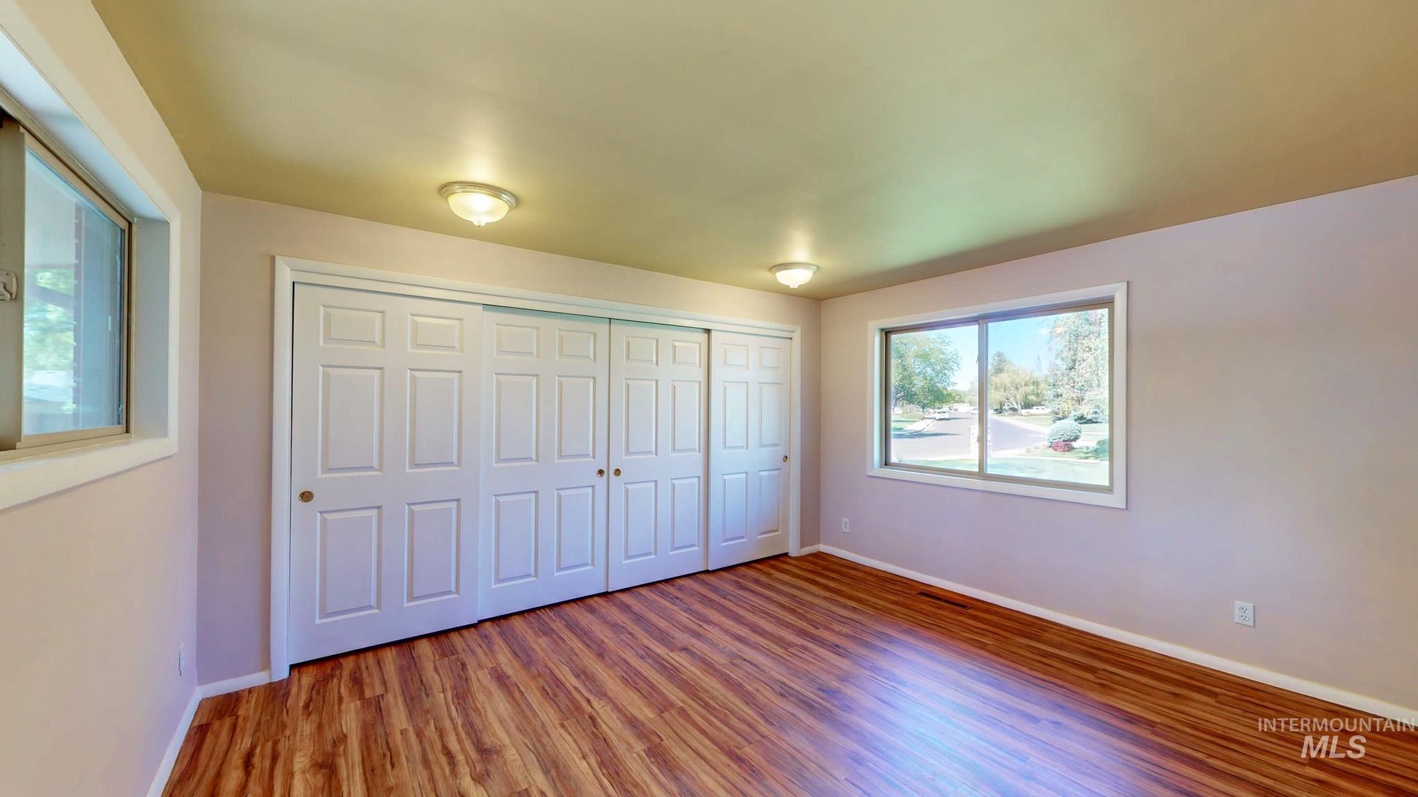 2137 Hillcrest Drive, Twin Falls, Idaho 83301, 5 Bedrooms, 3 Bathrooms, Residential For Sale, Price $575,000,MLS 98986853