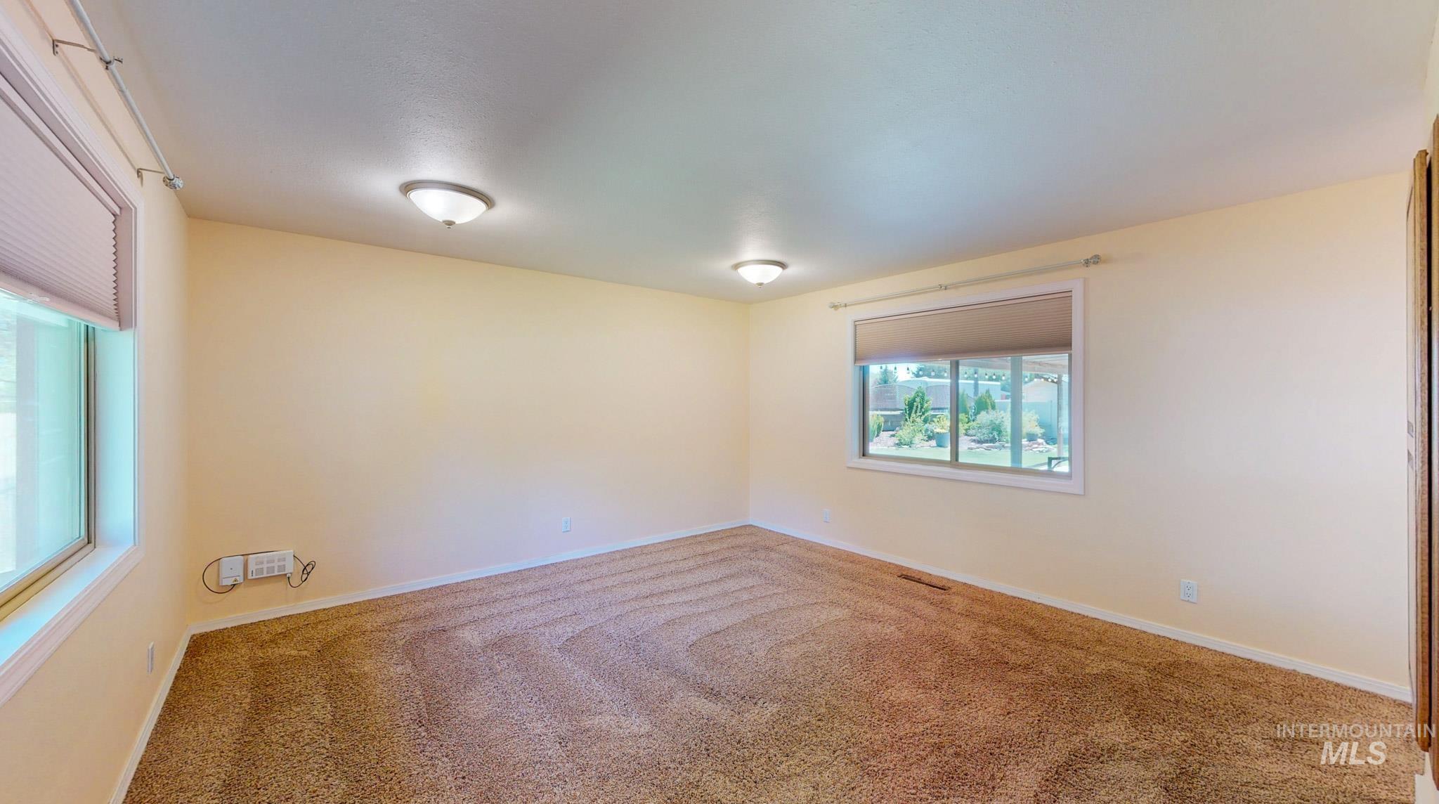 2137 Hillcrest Drive, Twin Falls, Idaho 83301, 5 Bedrooms, 3 Bathrooms, Residential For Sale, Price $575,000,MLS 98986853