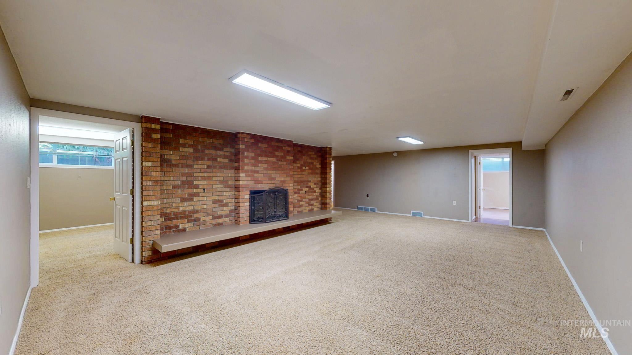 2137 Hillcrest Drive, Twin Falls, Idaho 83301, 5 Bedrooms, 3 Bathrooms, Residential For Sale, Price $575,000,MLS 98986853