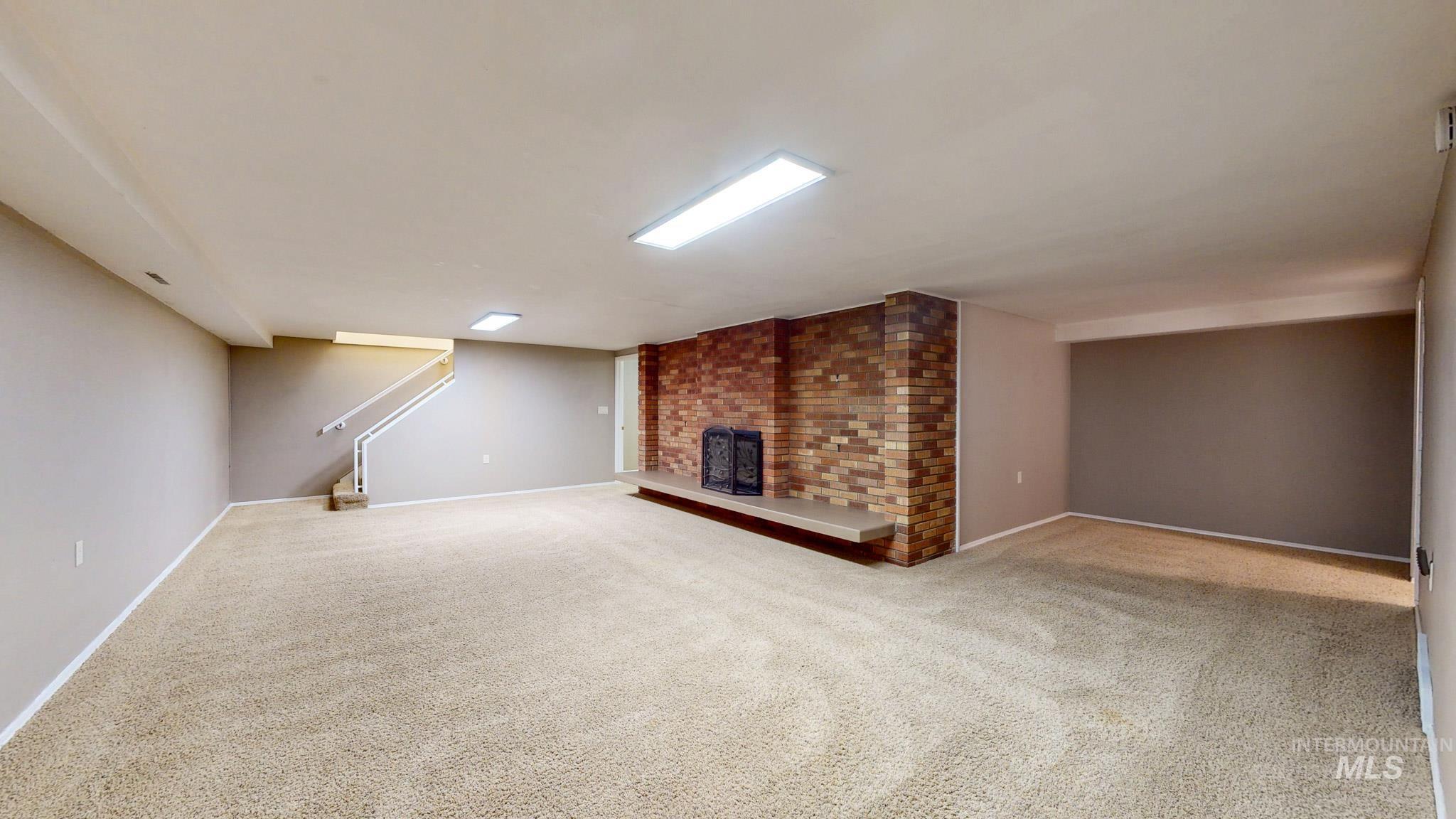 2137 Hillcrest Drive, Twin Falls, Idaho 83301, 5 Bedrooms, 3 Bathrooms, Residential For Sale, Price $575,000,MLS 98986853