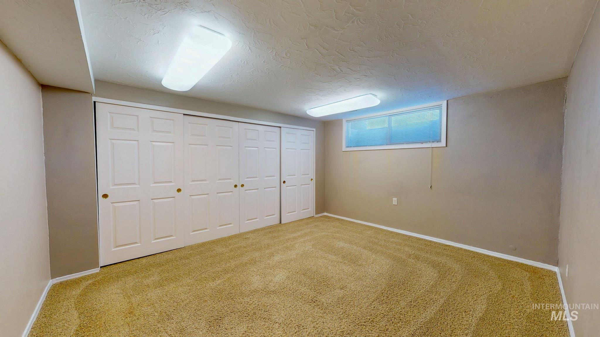 2137 Hillcrest Drive, Twin Falls, Idaho 83301, 5 Bedrooms, 3 Bathrooms, Residential For Sale, Price $575,000,MLS 98986853