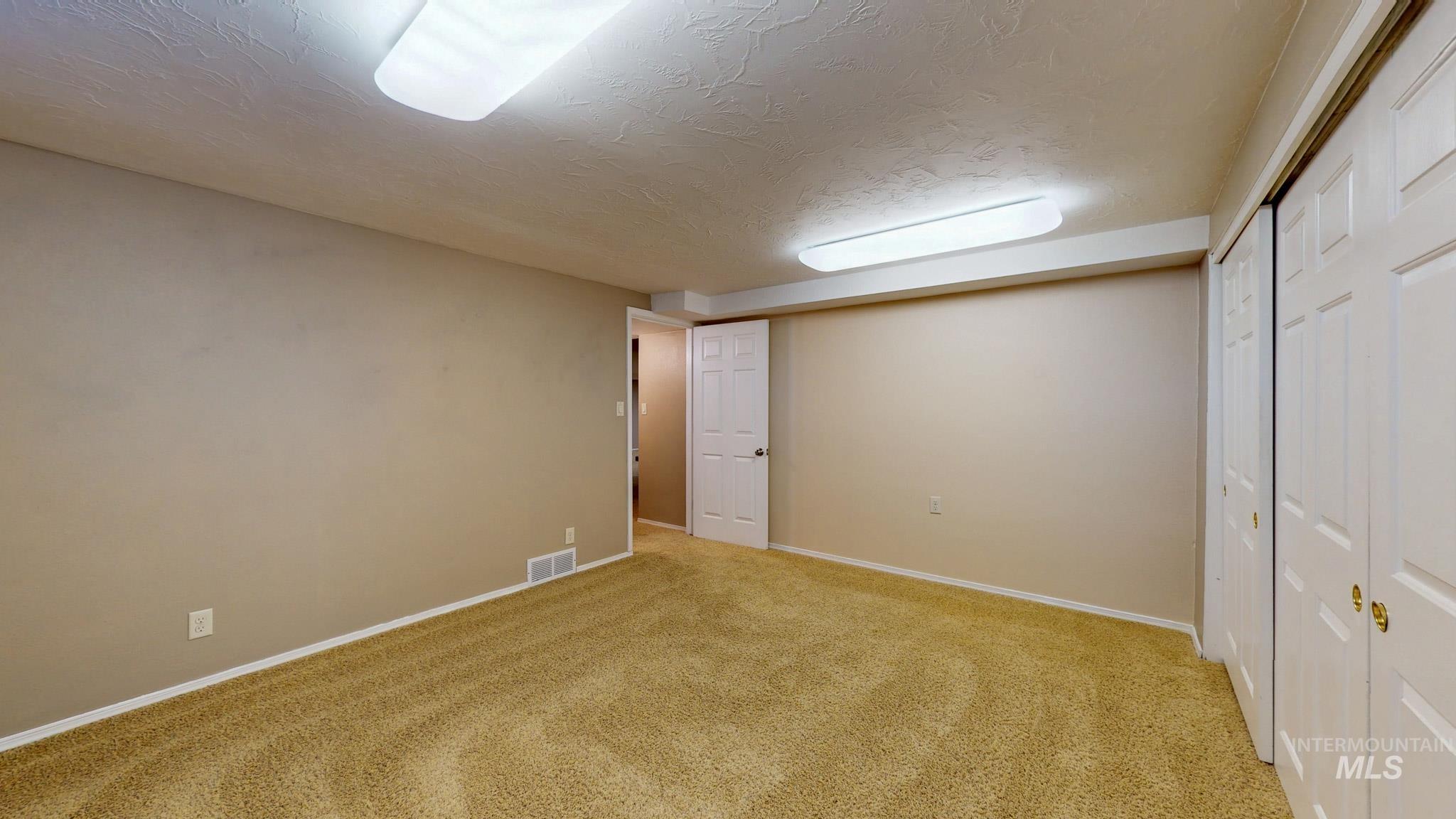 2137 Hillcrest Drive, Twin Falls, Idaho 83301, 5 Bedrooms, 3 Bathrooms, Residential For Sale, Price $575,000,MLS 98986853