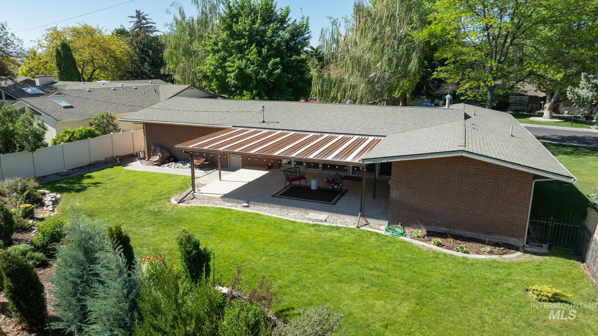 2137 Hillcrest Drive, Twin Falls, Idaho 83301, 5 Bedrooms, 3 Bathrooms, Residential For Sale, Price $575,000,MLS 98986853