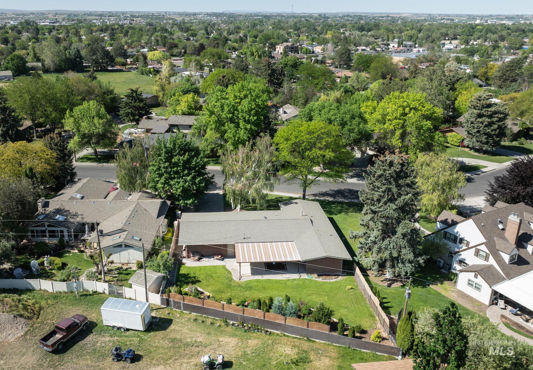 2137 Hillcrest Drive, Twin Falls, Idaho 83301, 5 Bedrooms, 3 Bathrooms, Residential For Sale, Price $575,000,MLS 98986853