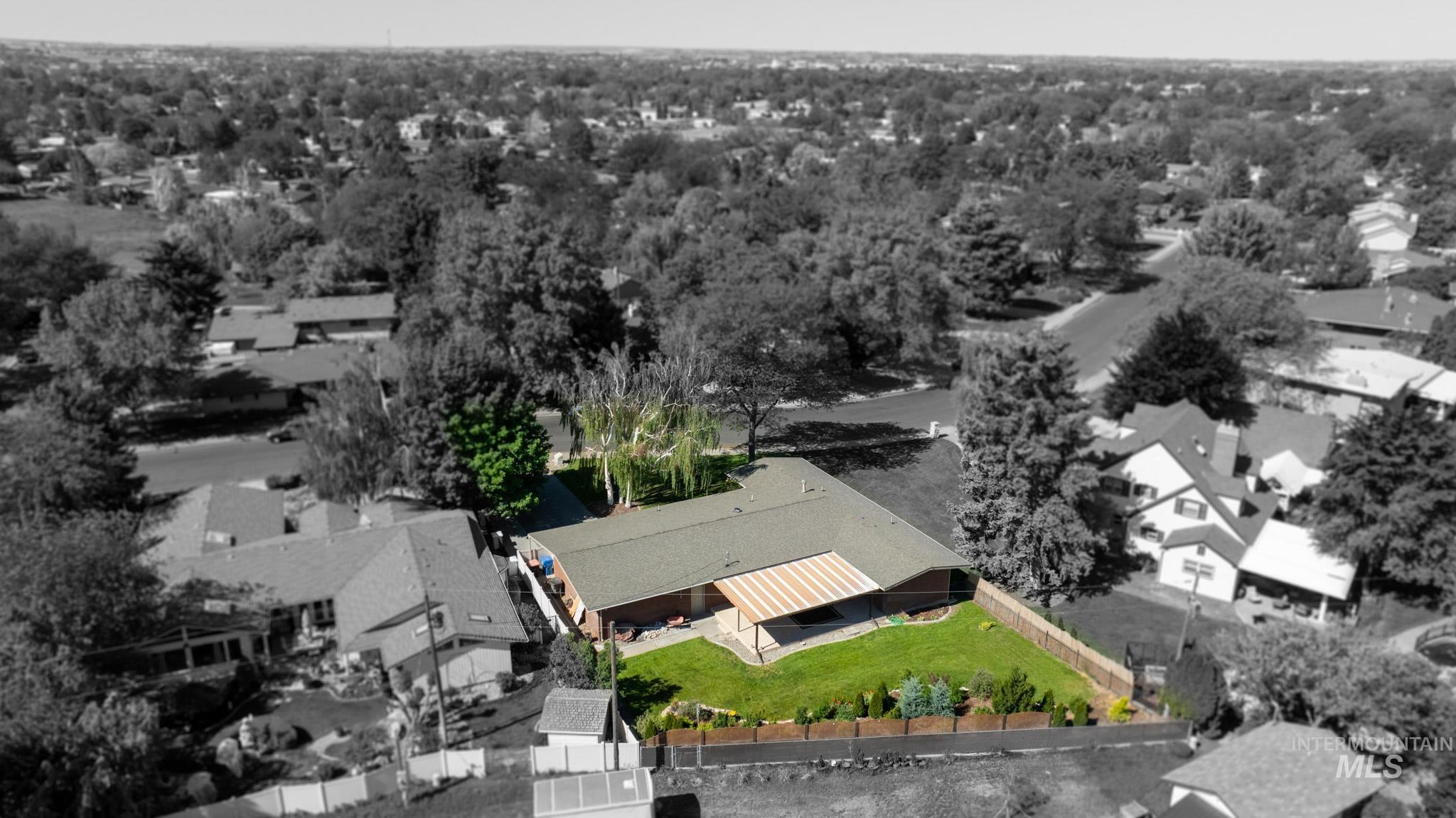 2137 Hillcrest Drive, Twin Falls, Idaho 83301, 5 Bedrooms, 3 Bathrooms, Residential For Sale, Price $575,000,MLS 98986853