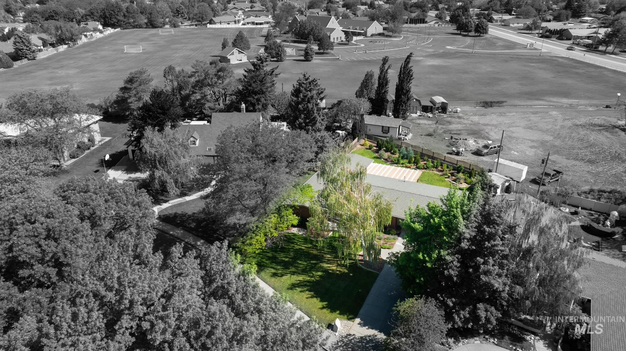 2137 Hillcrest Drive, Twin Falls, Idaho 83301, 5 Bedrooms, 3 Bathrooms, Residential For Sale, Price $575,000,MLS 98986853