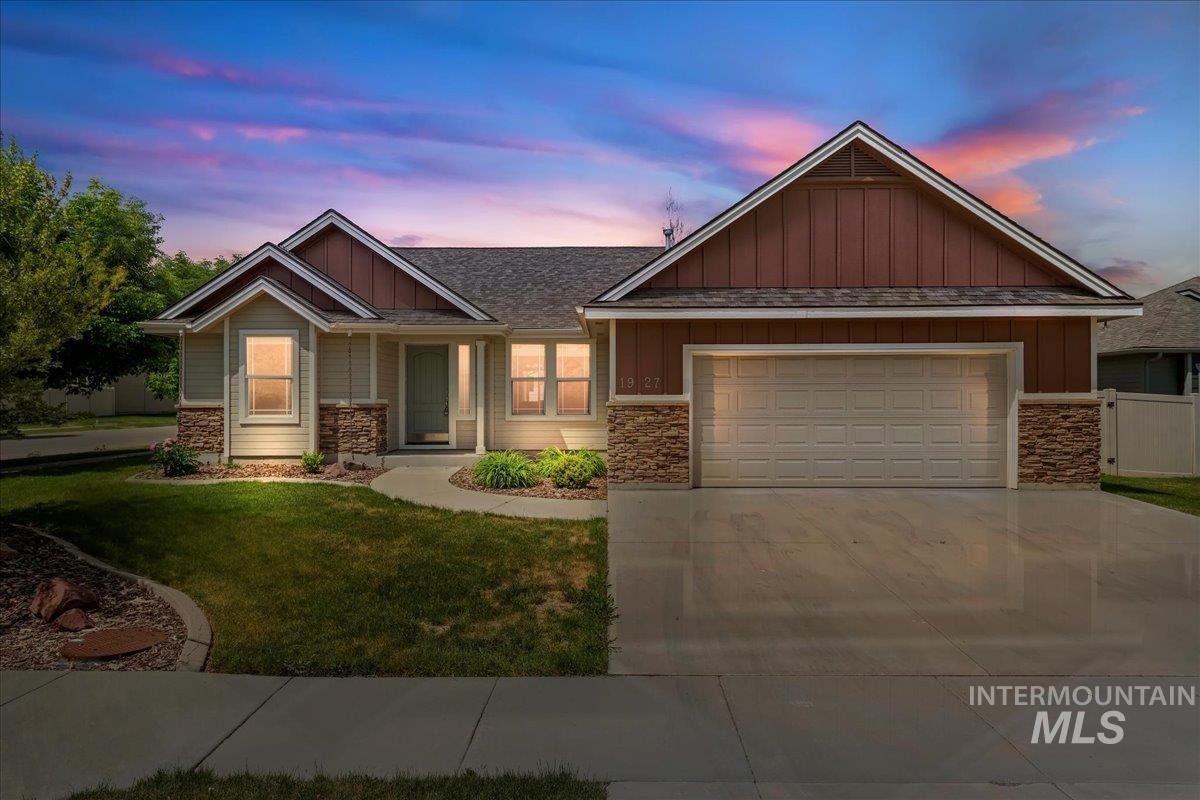 1927 S Sandcrest Drive, Nampa, Idaho 83686, 3 Bedrooms, 2 Bathrooms, Residential For Sale, Price $400,000, 98986854