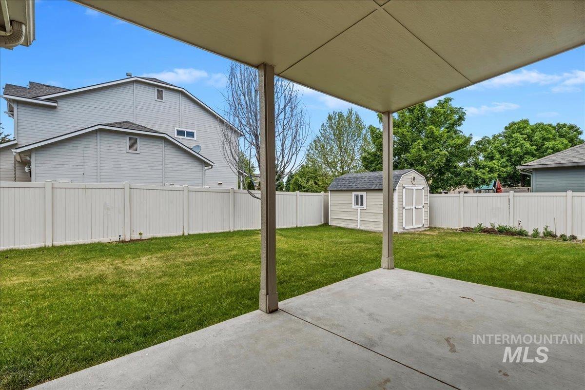 1927 S Sandcrest Drive, Nampa, Idaho 83686, 3 Bedrooms, 2 Bathrooms, Residential For Sale, Price $400,000,MLS 98986854