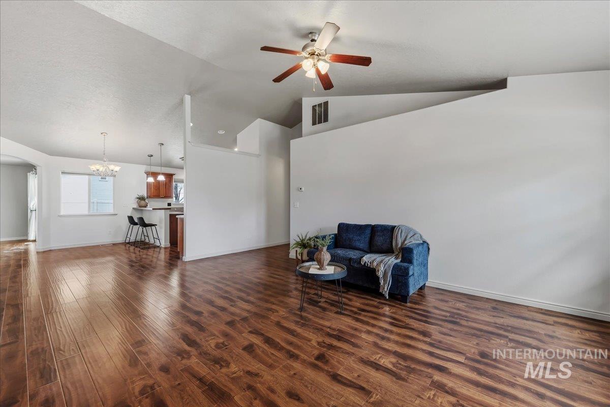 1927 S Sandcrest Drive, Nampa, Idaho 83686, 3 Bedrooms, 2 Bathrooms, Residential For Sale, Price $400,000,MLS 98986854
