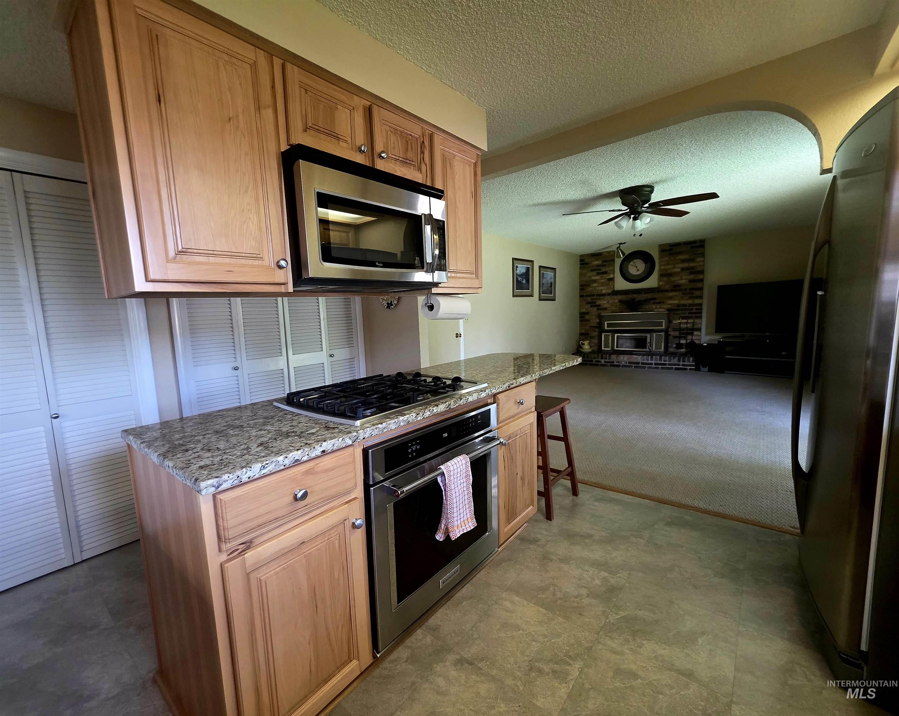 1012 W Camelot Dr, Nampa, Idaho 83651, 3 Bedrooms, 2 Bathrooms, Residential For Sale, Price $386,000, 98986859