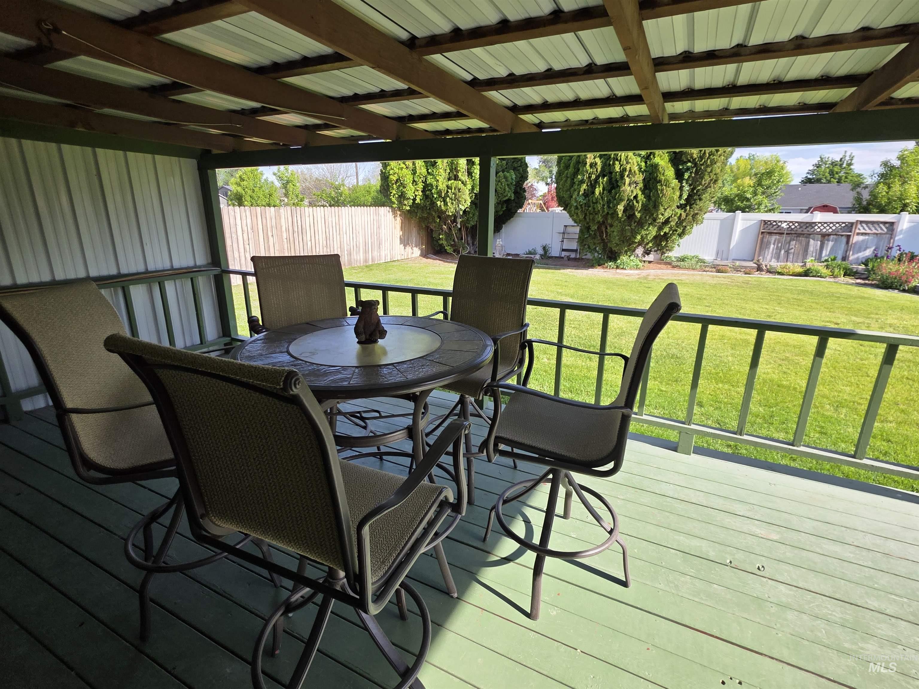 1012 W Camelot Dr, Nampa, Idaho 83651, 3 Bedrooms, 2 Bathrooms, Residential For Sale, Price $386,000, 98986859
