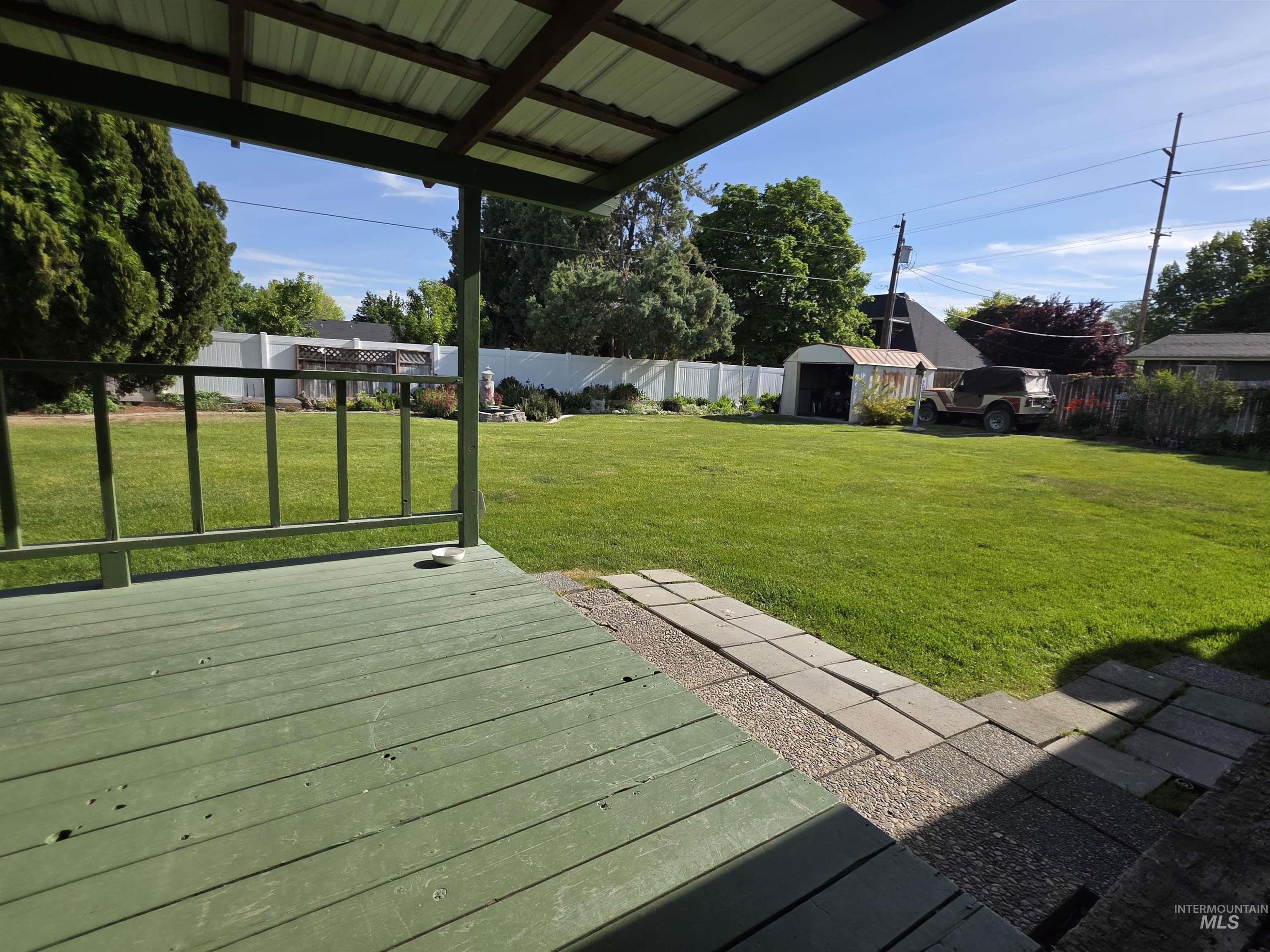1012 W Camelot Dr, Nampa, Idaho 83651, 3 Bedrooms, 2 Bathrooms, Residential For Sale, Price $386,000, 98986859