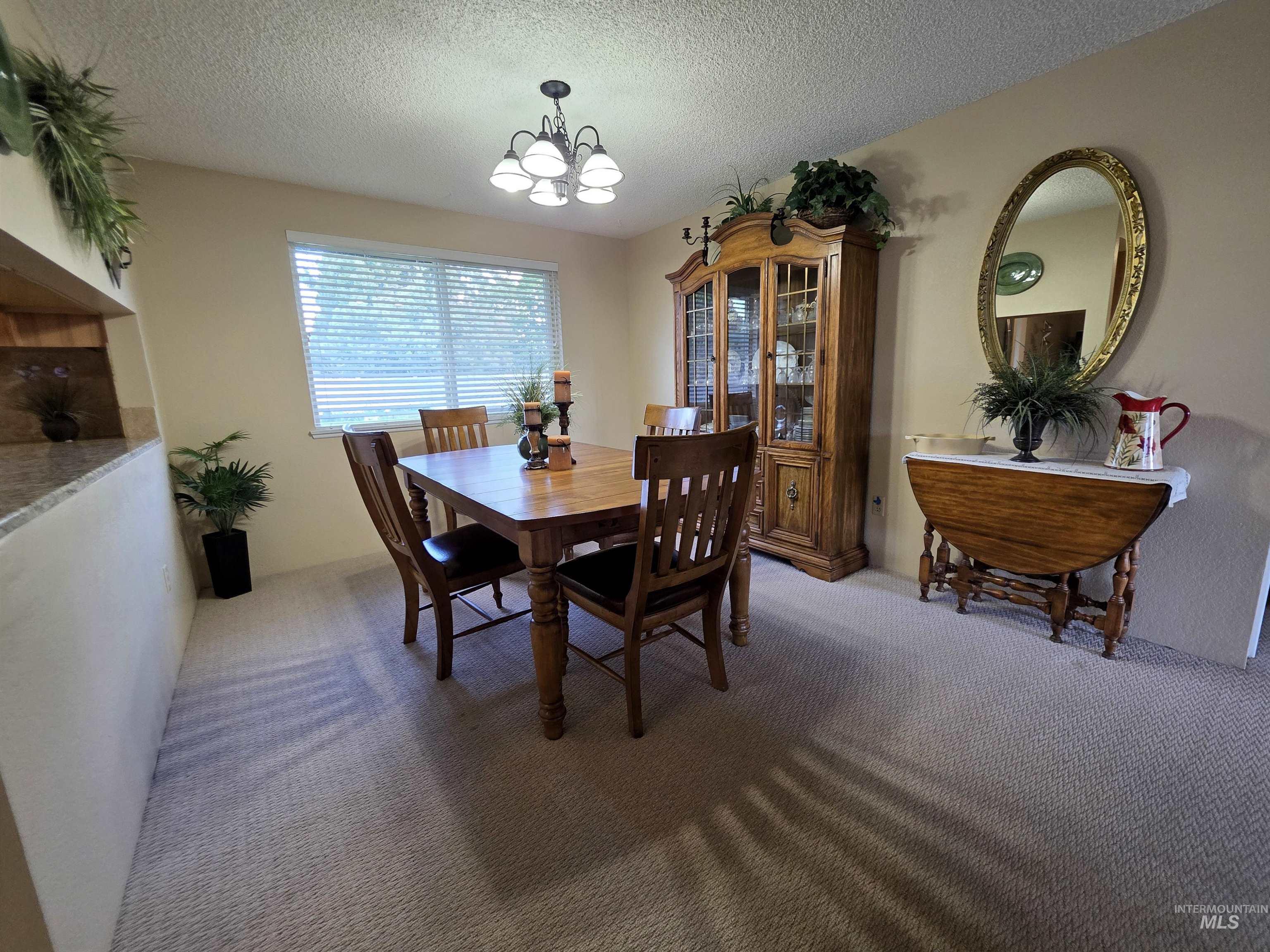 1012 W Camelot Dr, Nampa, Idaho 83651, 3 Bedrooms, 2 Bathrooms, Residential For Sale, Price $386,000, 98986859