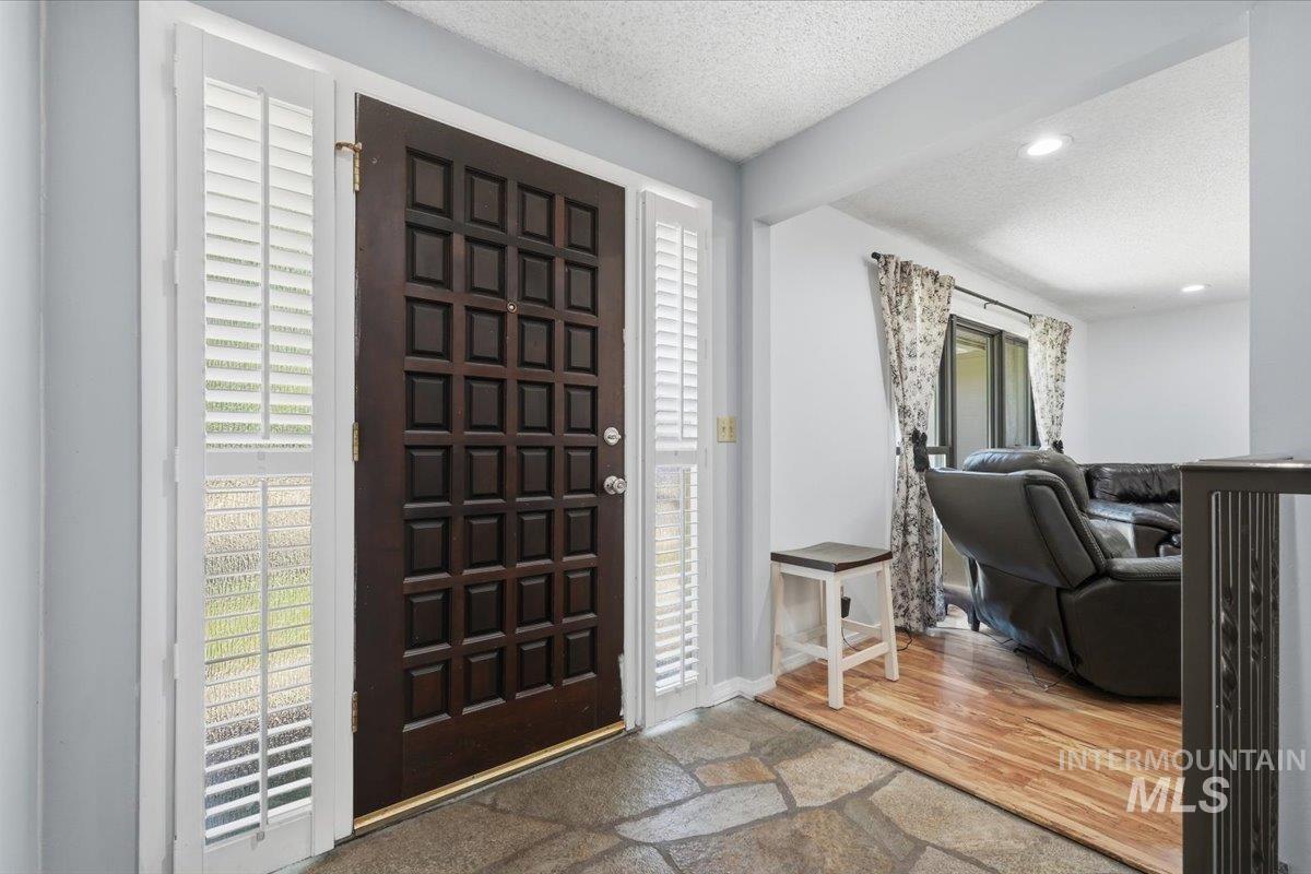 4919 N Burlington Dr, Boise, Idaho 83704, 6 Bedrooms, 3 Bathrooms, Residential For Sale, Price $559,900, 98986864