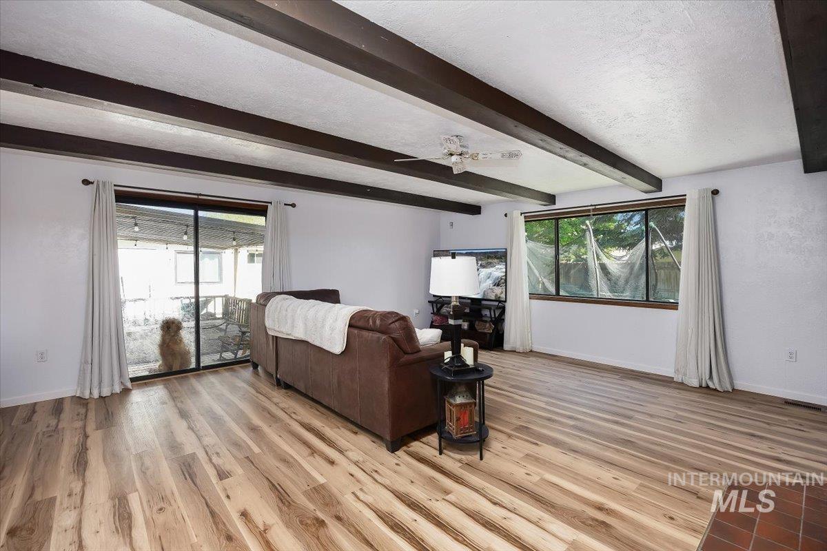357 Casa Grande Court, Twin Falls, Idaho 83301, 3 Bedrooms, 2 Bathrooms, Residential For Sale, Price $435,000, 98986866