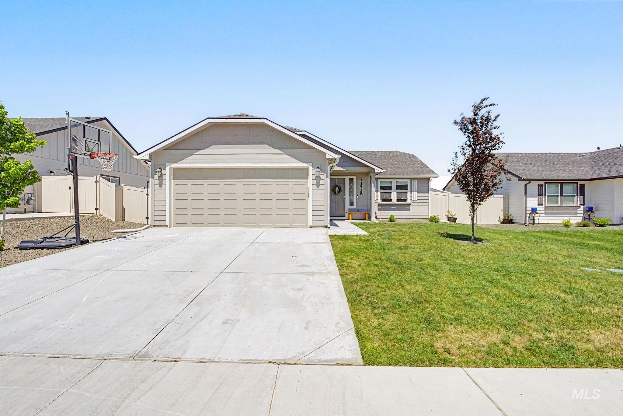 11538 W Black Dog Dr., Nampa, Idaho 83686, 3 Bedrooms, 2 Bathrooms, Residential For Sale, Price $374,900, 98986868