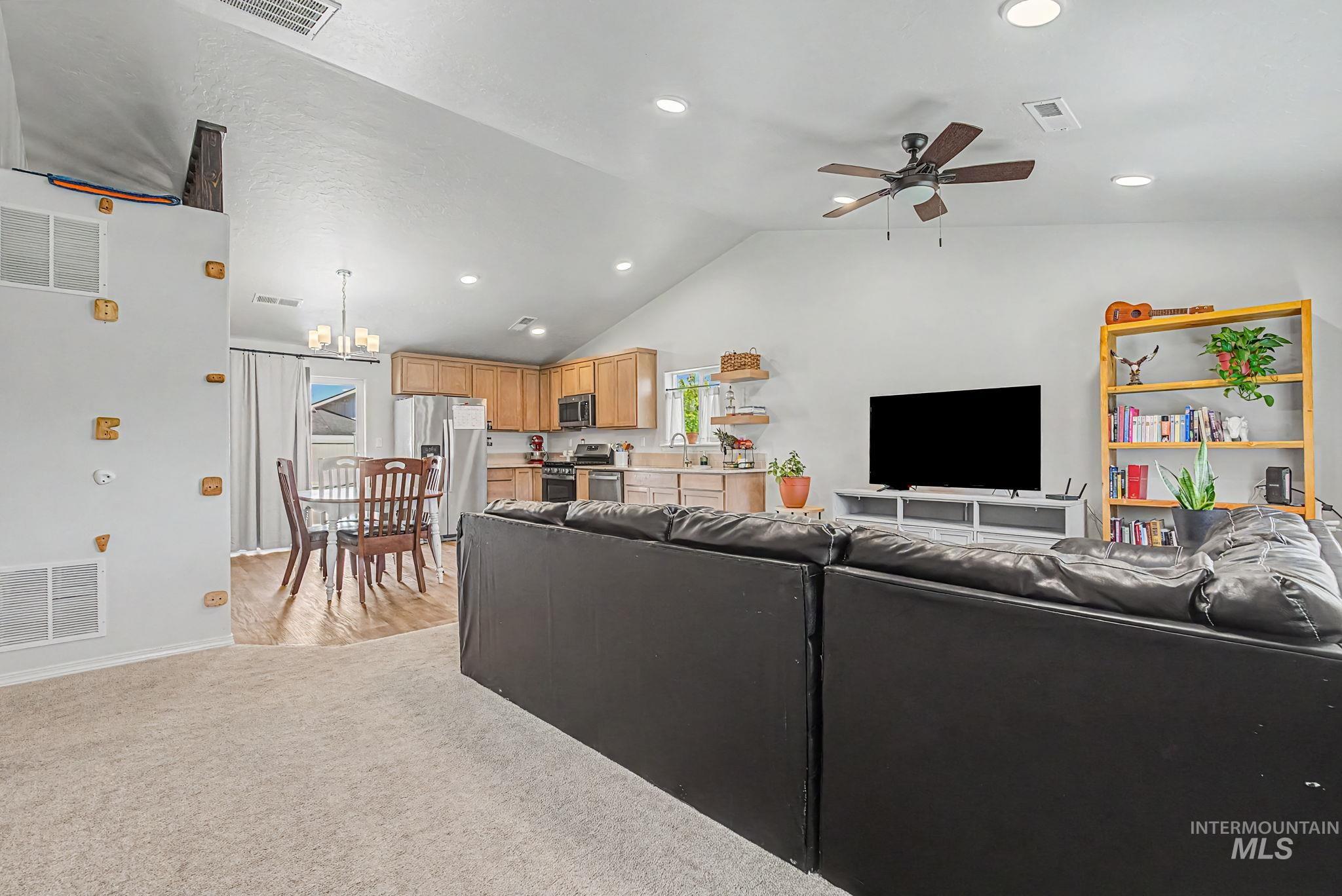 11538 W Black Dog Dr., Nampa, Idaho 83686, 3 Bedrooms, 2 Bathrooms, Residential For Sale, Price $374,900, 98986868