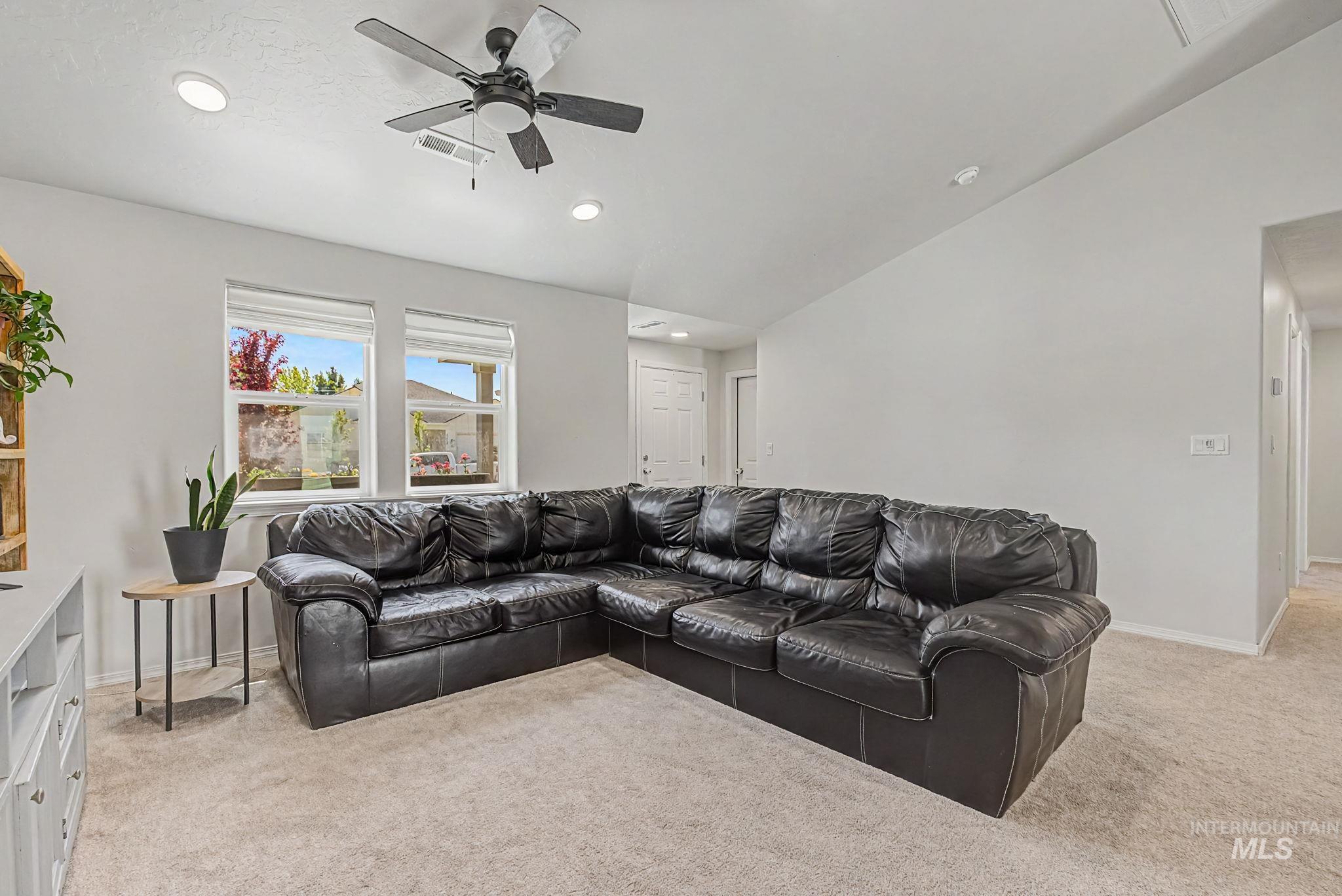 11538 W Black Dog Dr., Nampa, Idaho 83686, 3 Bedrooms, 2 Bathrooms, Residential For Sale, Price $374,900, 98986868