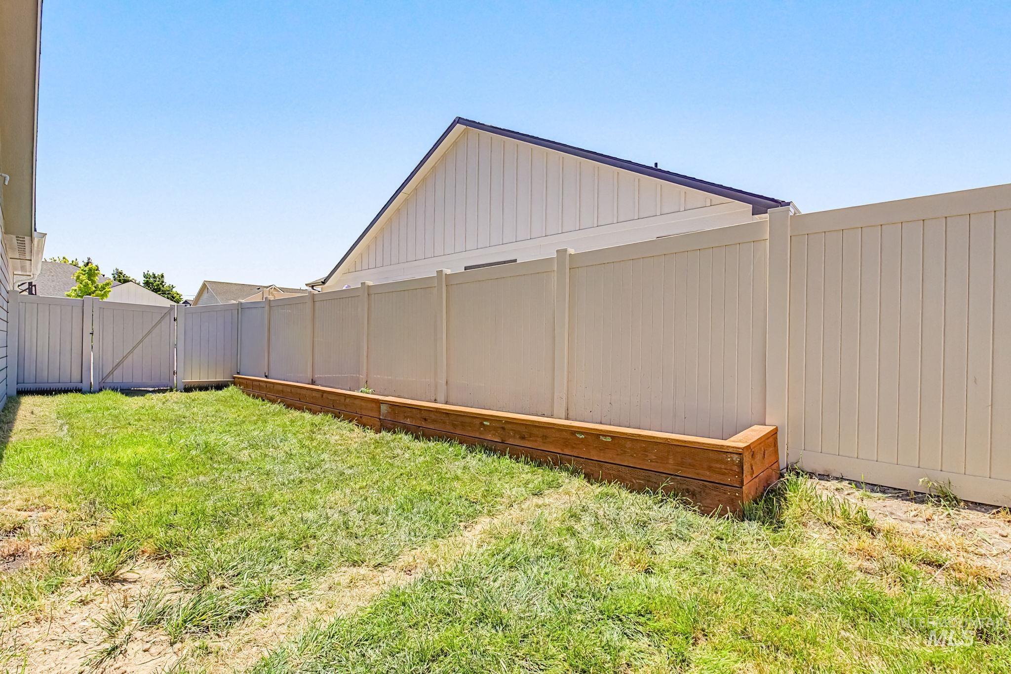 11538 W Black Dog Dr., Nampa, Idaho 83686, 3 Bedrooms, 2 Bathrooms, Residential For Sale, Price $374,900, 98986868