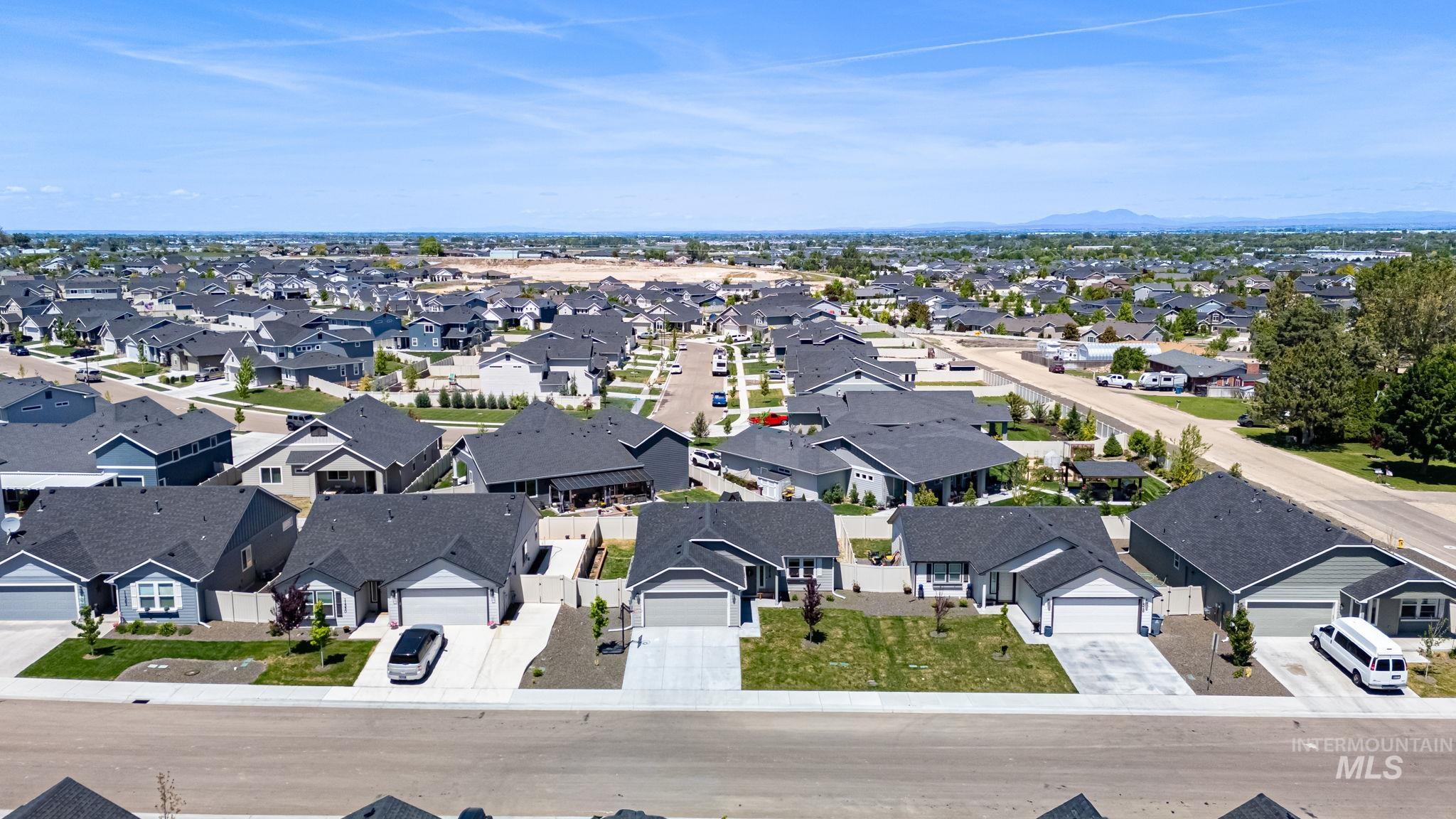 11538 W Black Dog Dr., Nampa, Idaho 83686, 3 Bedrooms, 2 Bathrooms, Residential For Sale, Price $374,900, 98986868