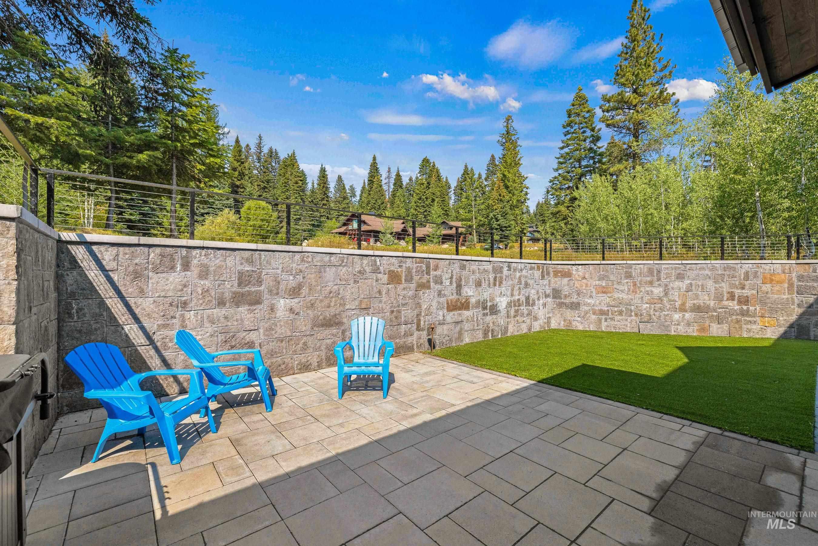 100 Sugarloaf Place, Donnelly, Idaho 83615, 4 Bedrooms, 4 Bathrooms, Residential For Sale, Price $2,500,000, 98986872