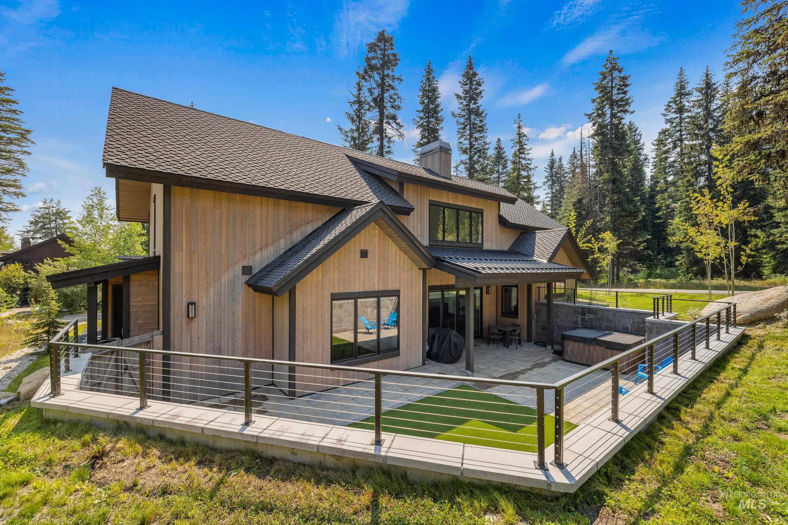 100 Sugarloaf Place, Donnelly, Idaho 83615, 4 Bedrooms, 4 Bathrooms, Residential For Sale, Price $2,500,000, 98986872
