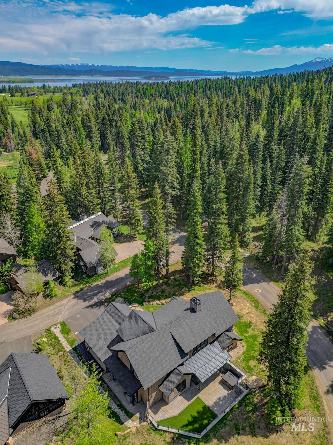 100 Sugarloaf Place, Donnelly, Idaho 83615, 4 Bedrooms, 4 Bathrooms, Residential For Sale, Price $2,500,000, 98986872