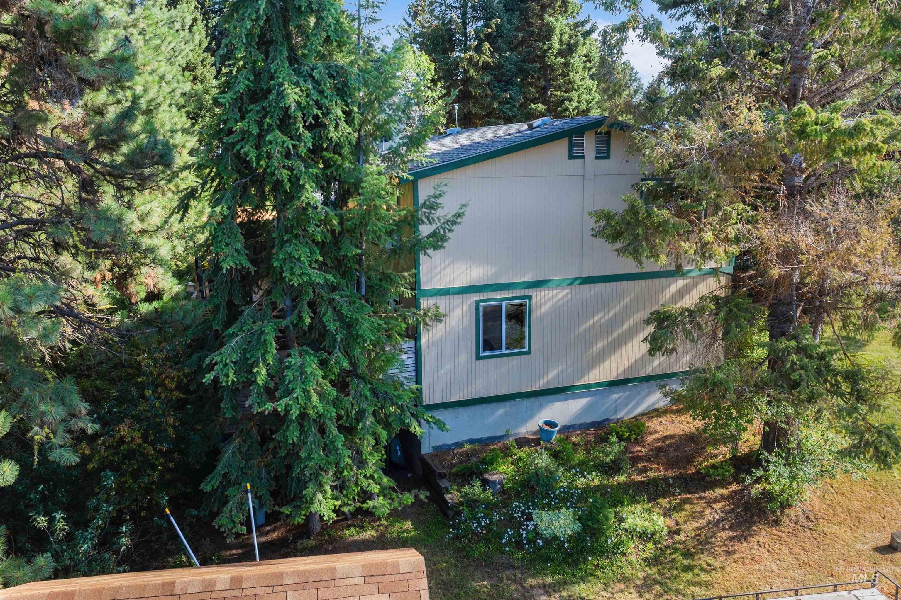 108 Gardner Place, Cascade, Idaho 83611, 3 Bedrooms, 2 Bathrooms, Residential For Sale, Price $735,000, 98986879