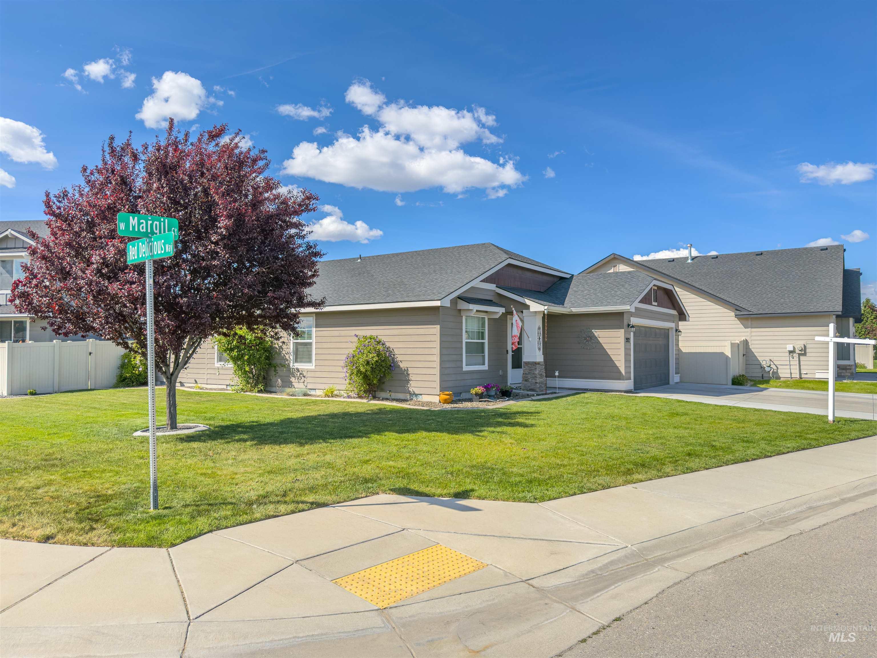 2972 W Margil Ct., Kuna, Idaho 83634, 3 Bedrooms, 2 Bathrooms, Residential For Sale, Price $415,000, 98986886