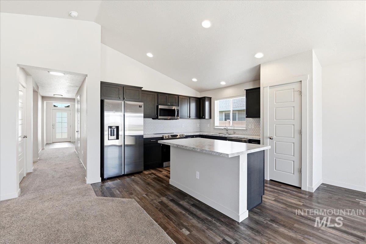 3306 W Remembrance Dr, Meridian, Idaho 83642, 3 Bedrooms, 2 Bathrooms, Residential For Sale, Price $424,900, 98986887