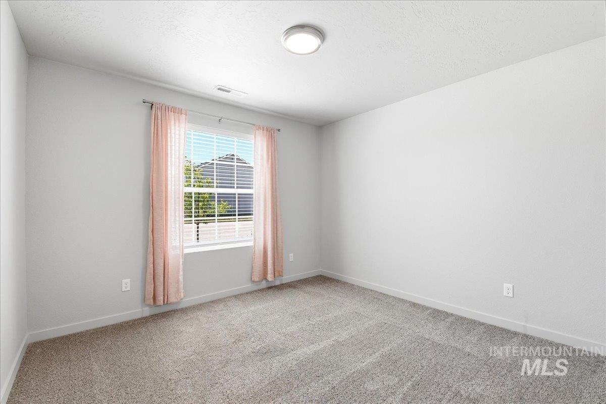 3306 W Remembrance Dr, Meridian, Idaho 83642, 3 Bedrooms, 2 Bathrooms, Residential For Sale, Price $424,900, 98986887