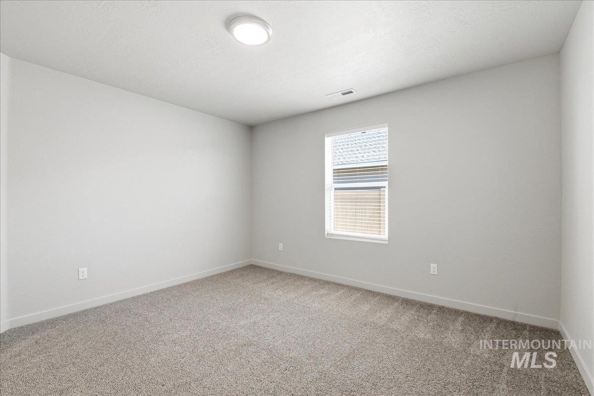 3306 W Remembrance Dr, Meridian, Idaho 83642, 3 Bedrooms, 2 Bathrooms, Residential For Sale, Price $424,900, 98986887