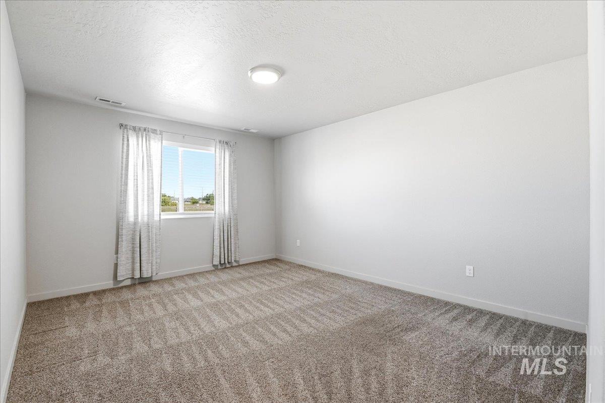 3306 W Remembrance Dr, Meridian, Idaho 83642, 3 Bedrooms, 2 Bathrooms, Residential For Sale, Price $424,900, 98986887