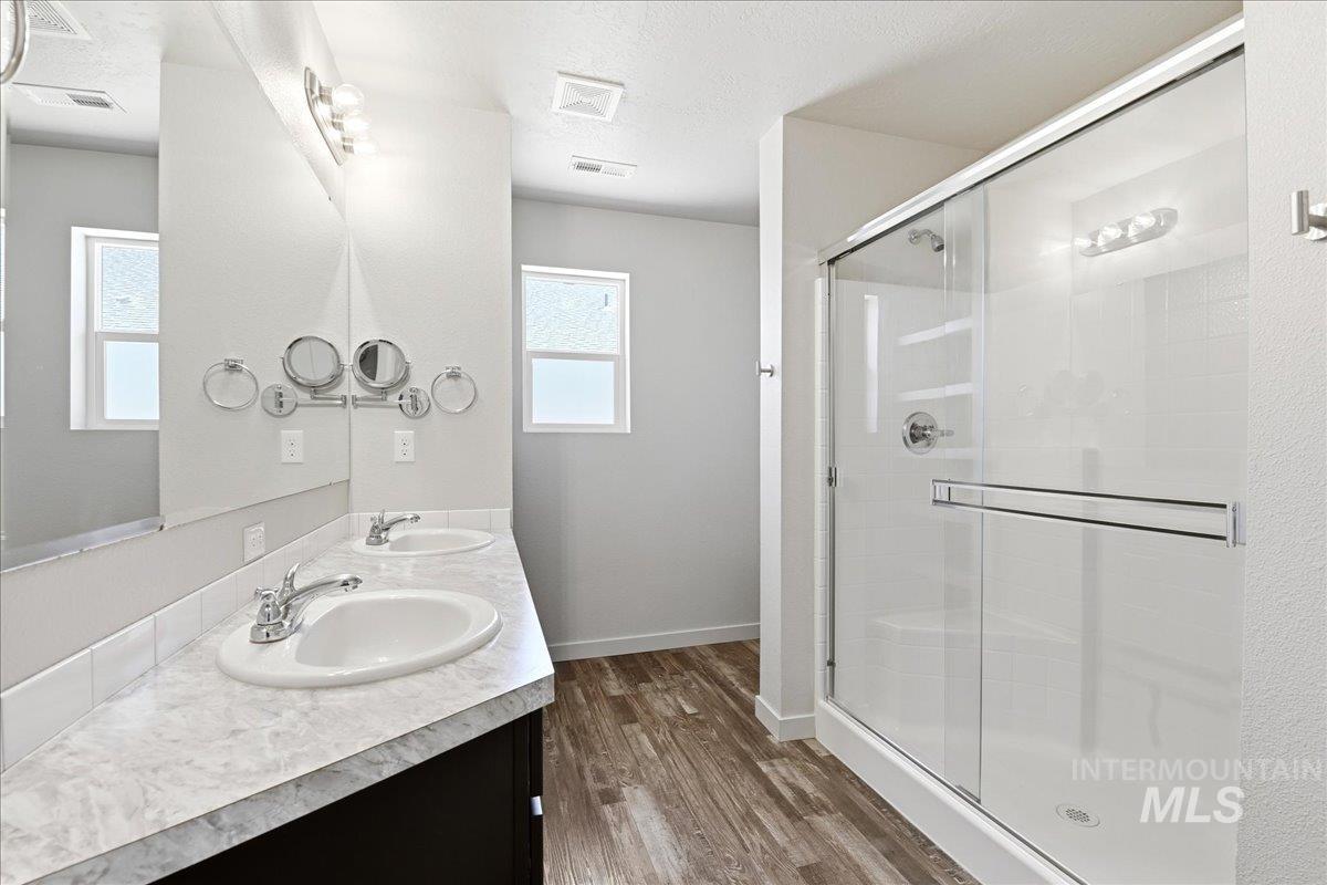 3306 W Remembrance Dr, Meridian, Idaho 83642, 3 Bedrooms, 2 Bathrooms, Residential For Sale, Price $424,900, 98986887