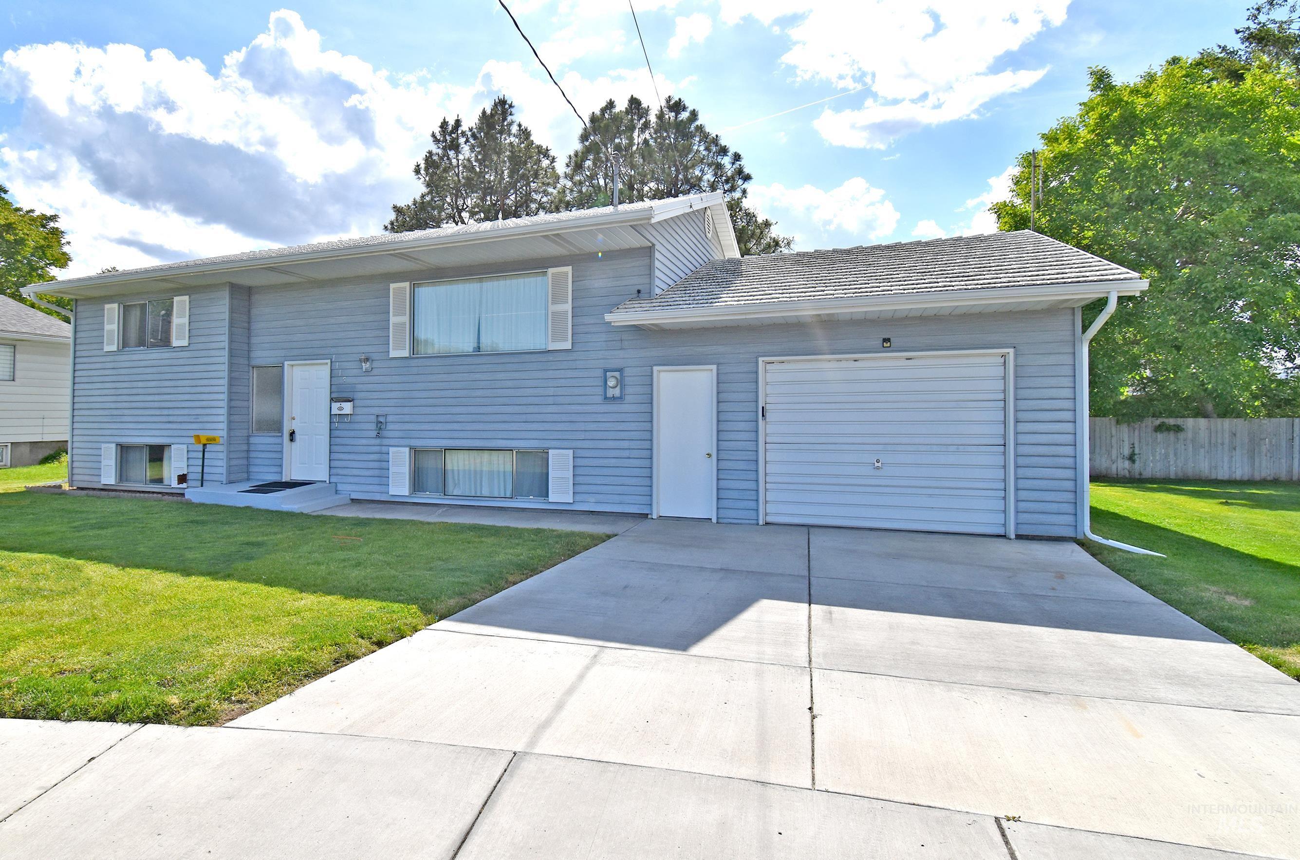 1115 College Court, Clarkston, Washington 99403, 4 Bedrooms, 2 Bathrooms, Residential For Sale, Price $345,000, 98986900