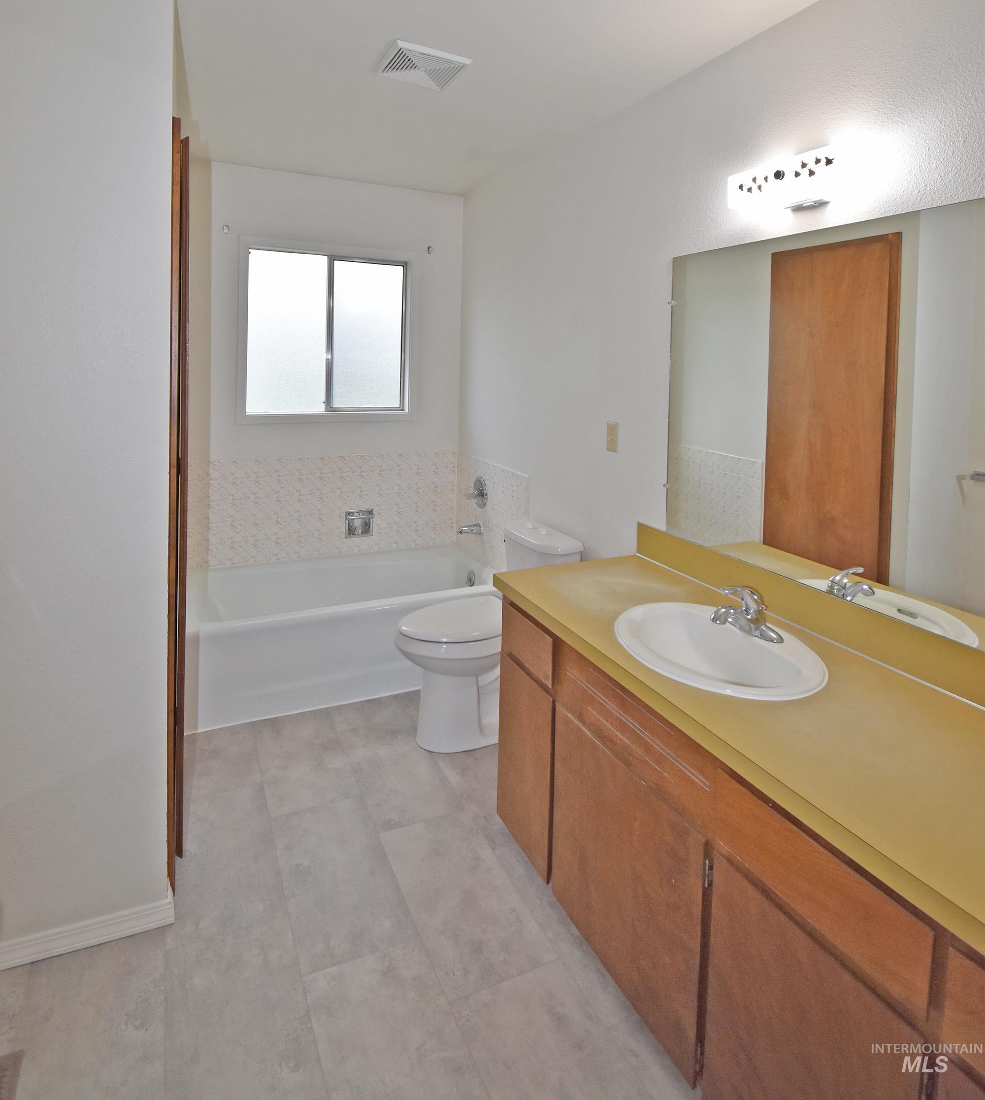 1115 College Court, Clarkston, Washington 99403, 4 Bedrooms, 2 Bathrooms, Residential For Sale, Price $345,000, 98986900