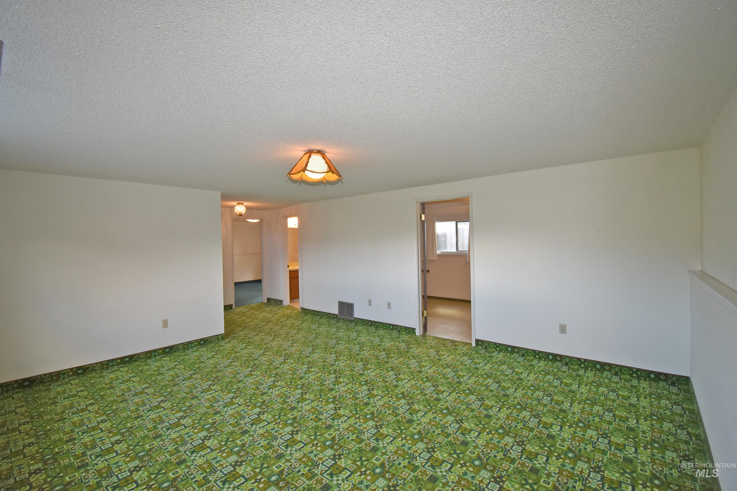 1115 College Court, Clarkston, Washington 99403, 4 Bedrooms, 2 Bathrooms, Residential For Sale, Price $345,000, 98986900