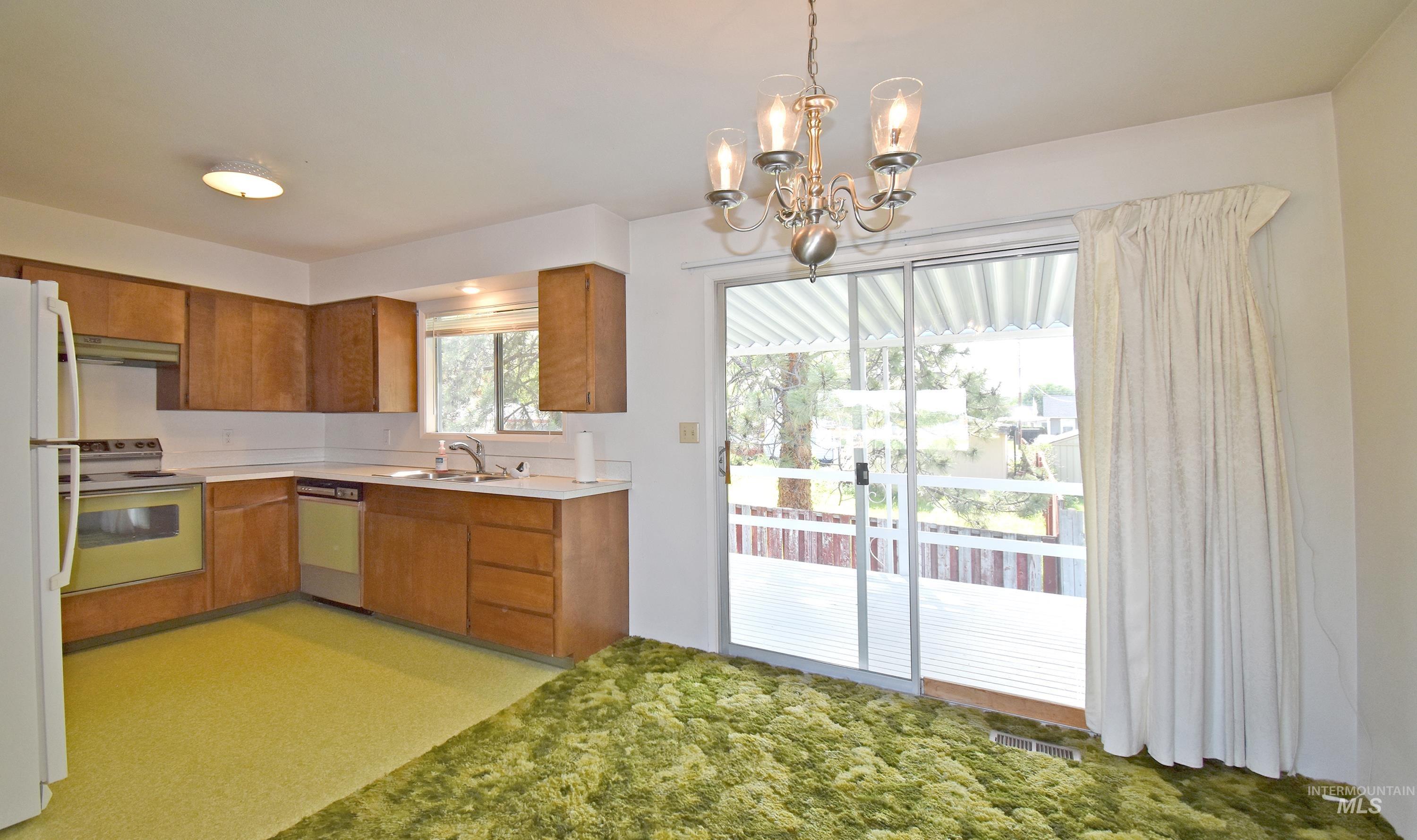 1115 College Court, Clarkston, Washington 99403, 4 Bedrooms, 2 Bathrooms, Residential For Sale, Price $345,000, 98986900