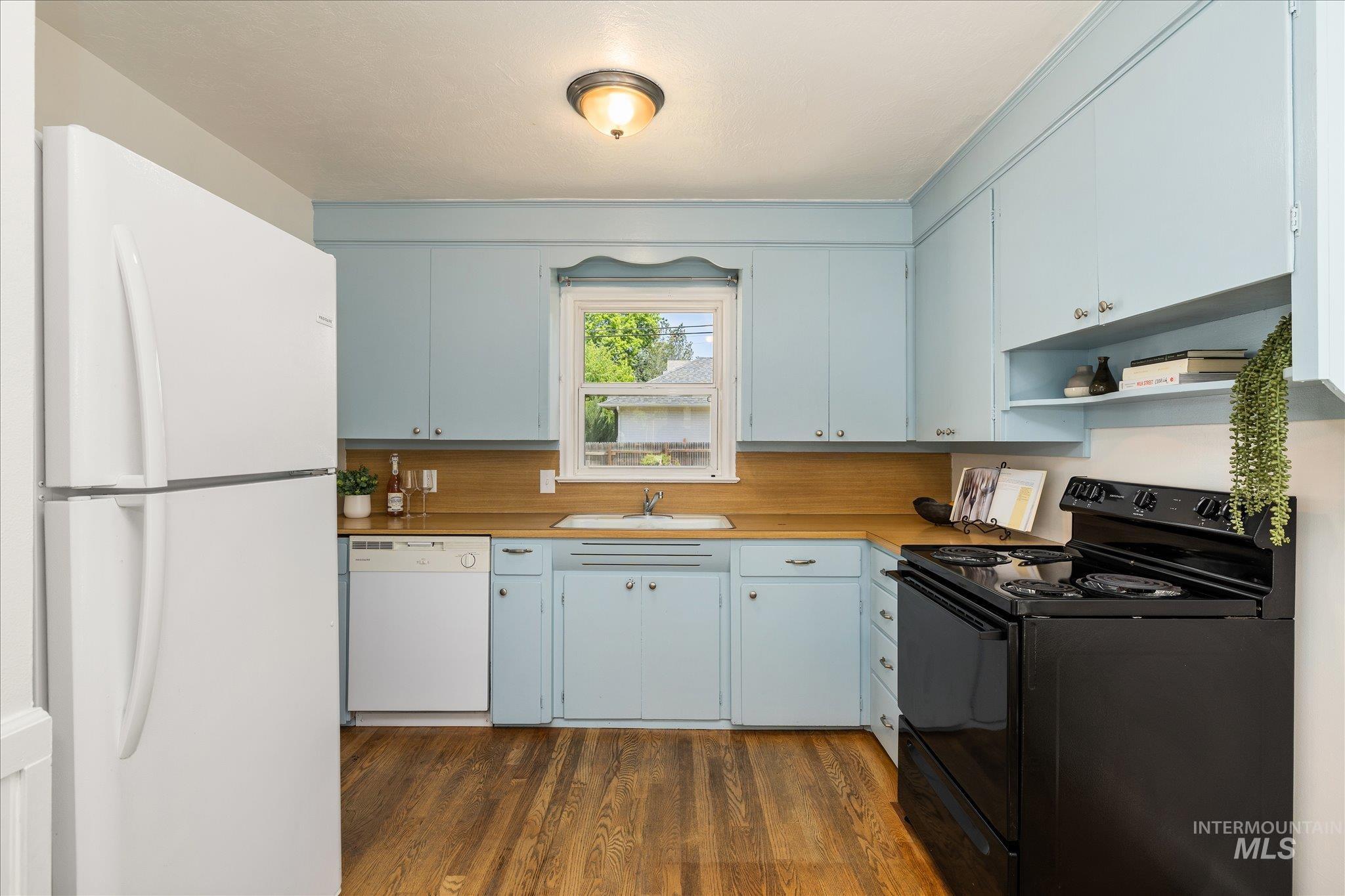 2108 N 28th St, Boise, Idaho 83703, 2 Bedrooms, 1 Bathroom, Residential For Sale, Price $500,000, 98986907