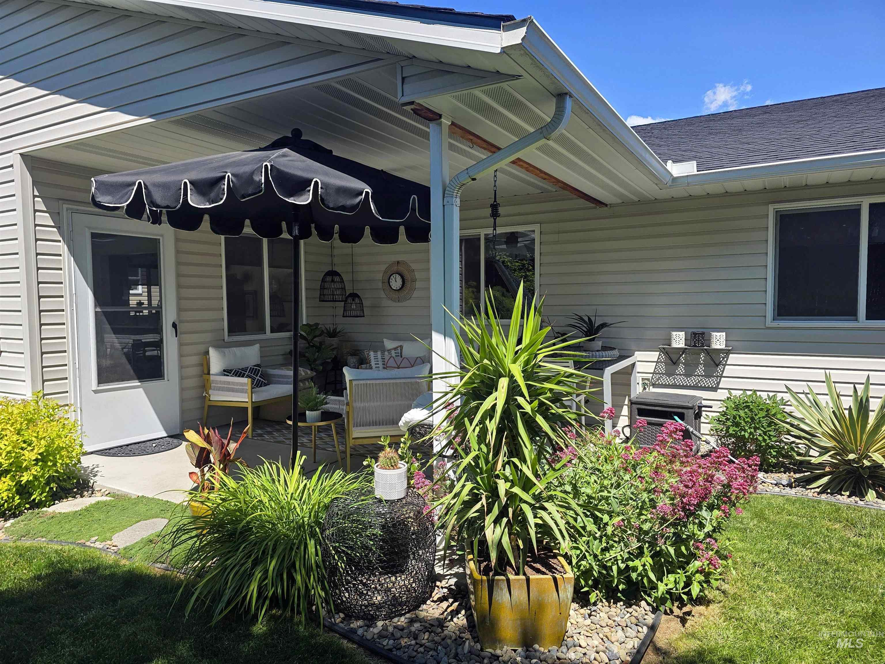 920 Tamarack Dr, Lewiston, Idaho 83501, 2 Bedrooms, 2 Bathrooms, Residential For Sale, Price $515,000, 98986912