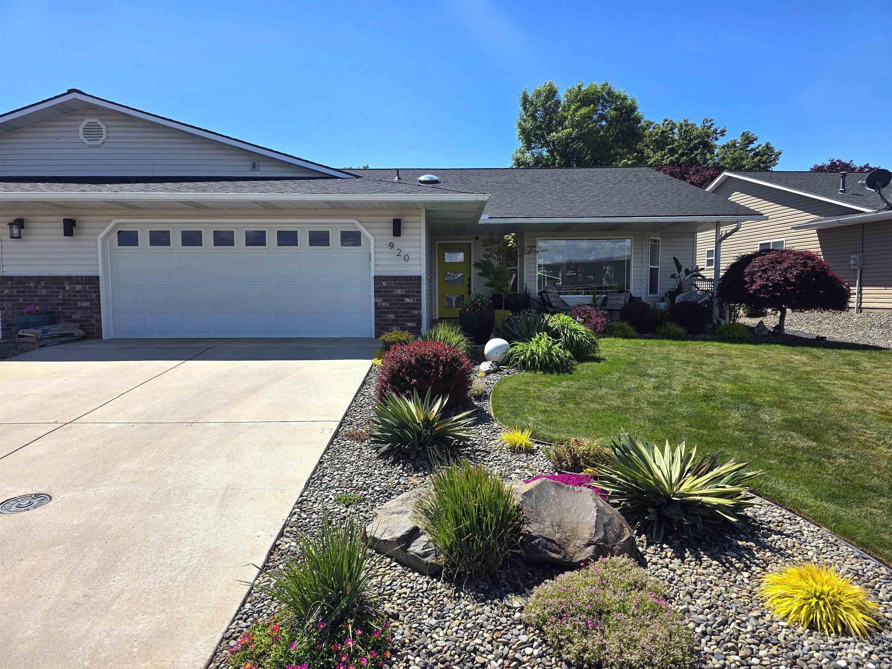 920 Tamarack Dr, Lewiston, Idaho 83501, 2 Bedrooms, 2 Bathrooms, Residential For Sale, Price $515,000, 98986912