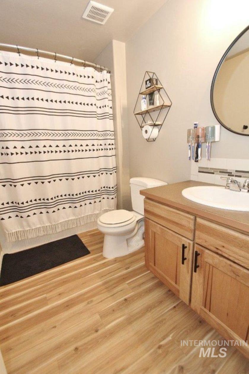 1208 W. Whisper St., Nampa, Idaho 83651, 3 Bedrooms, 2 Bathrooms, Residential For Sale, Price $355,000, 98986932