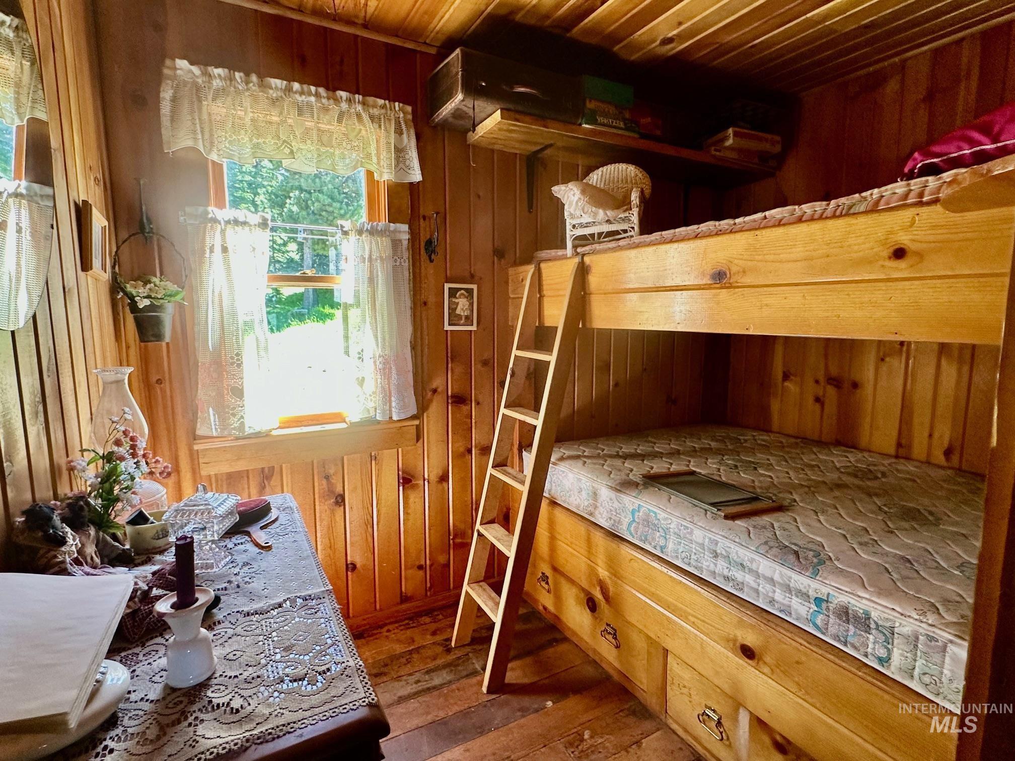 509 Deadline Rd. Cabin #2 South Hills, Hansen, Idaho 83301, 4 Bedrooms, Residential For Sale, Price $250,000, 98986936