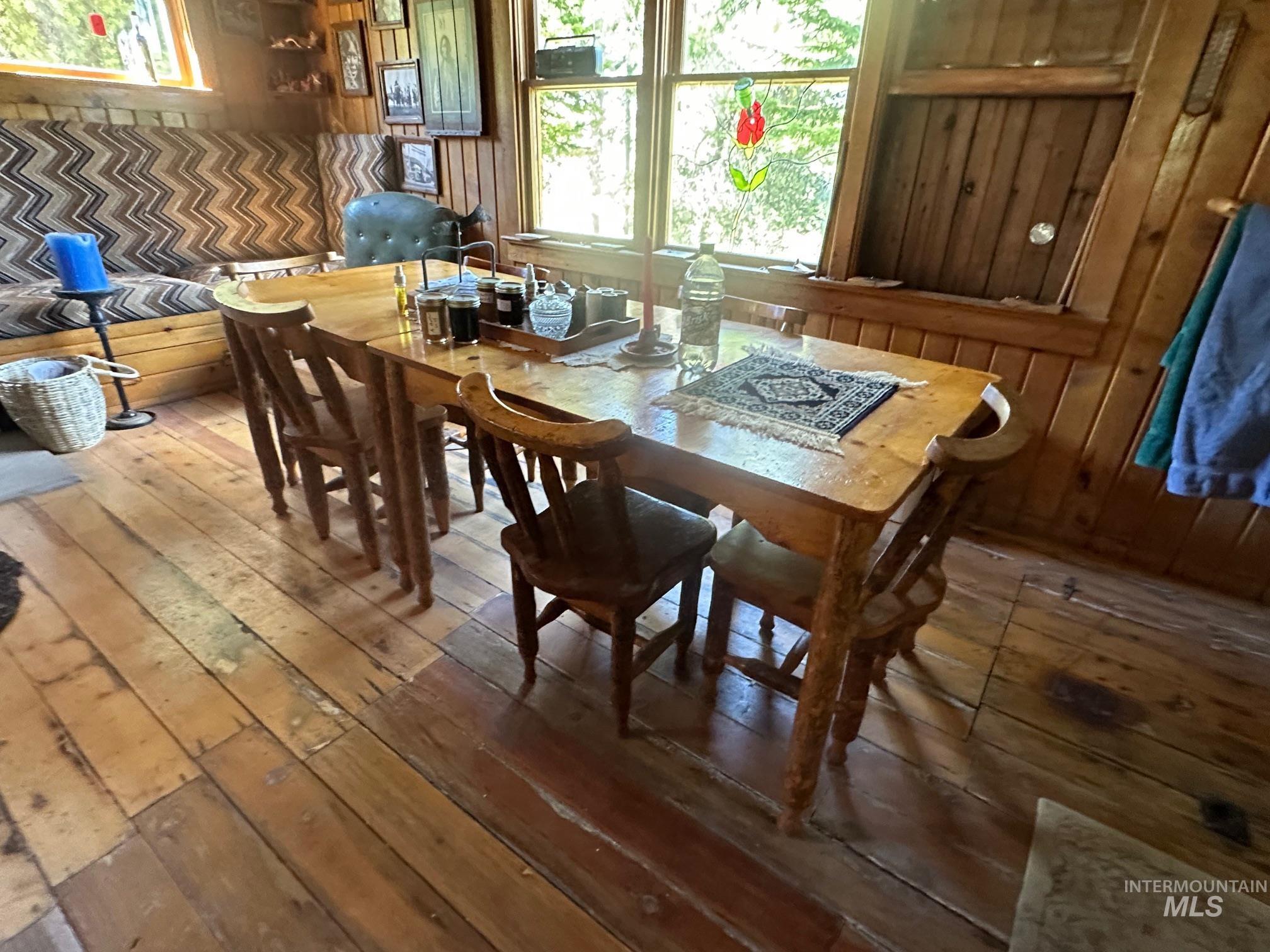 509 Deadline Rd. Cabin #2 South Hills, Hansen, Idaho 83301, 4 Bedrooms, Residential For Sale, Price $250,000, 98986936