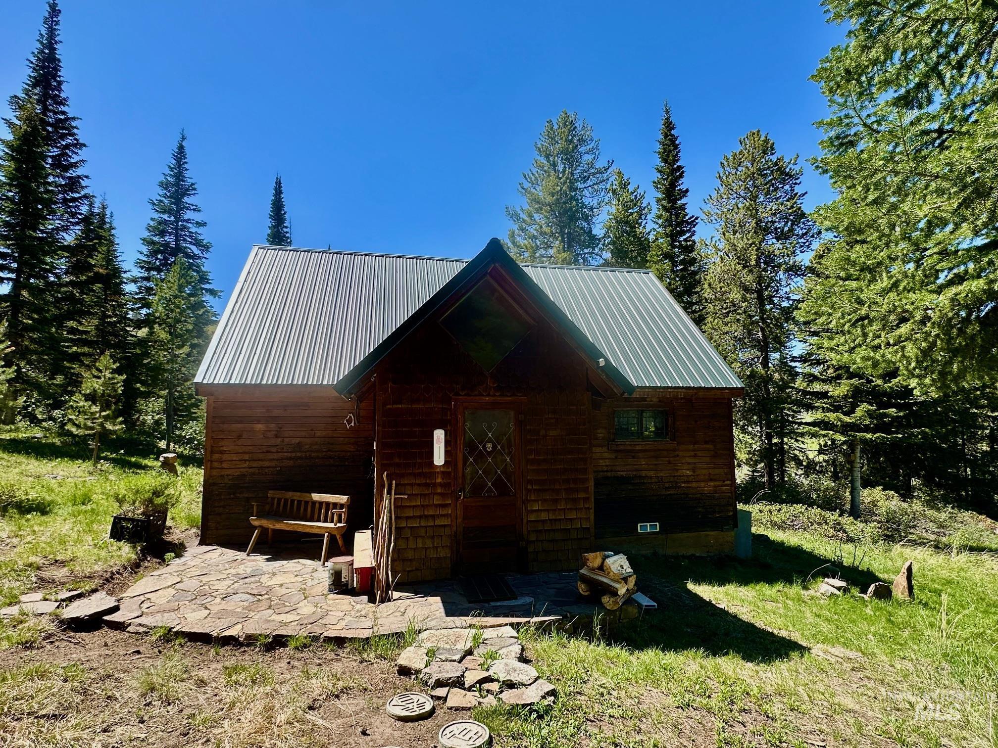 509 Deadline Rd. Cabin #2 South Hills, Hansen, Idaho 83301, 4 Bedrooms, Residential For Sale, Price $250,000, 98986936