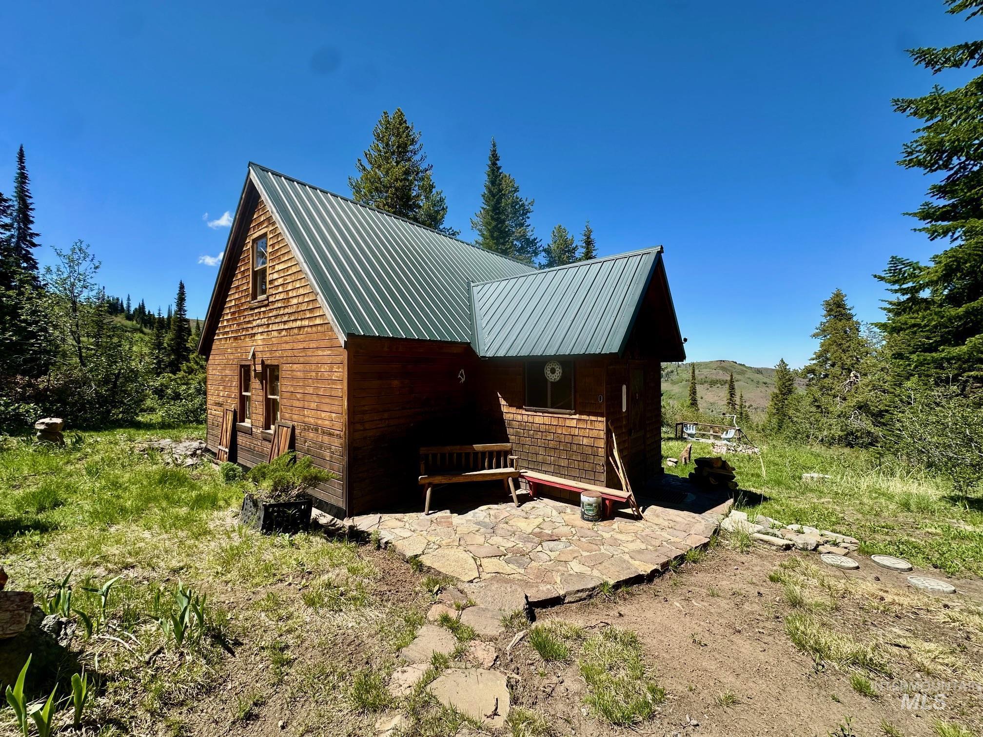509 Deadline Rd. Cabin #2 South Hills, Hansen, Idaho 83301, 4 Bedrooms, Residential For Sale, Price $250,000, 98986936