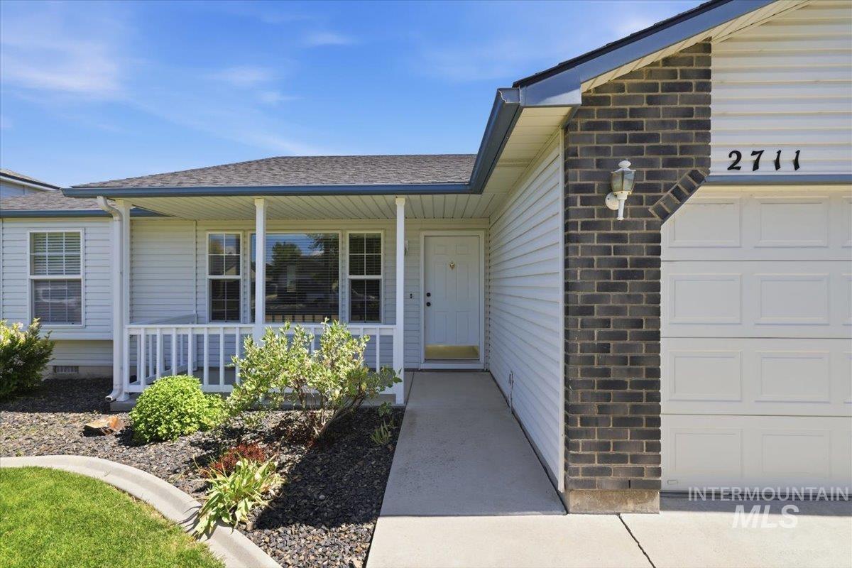 2711 Manchester Dr, Caldwell, Idaho 83605, 3 Bedrooms, 2 Bathrooms, Residential For Sale, Price $340,000, 98986937